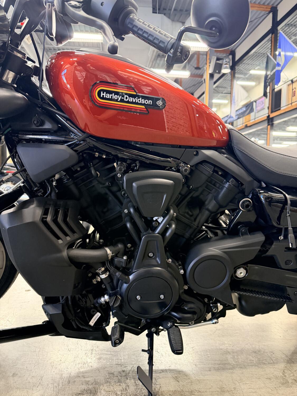 2025 Harley-Davidson® Nightster™ Special RH975S, photo 13