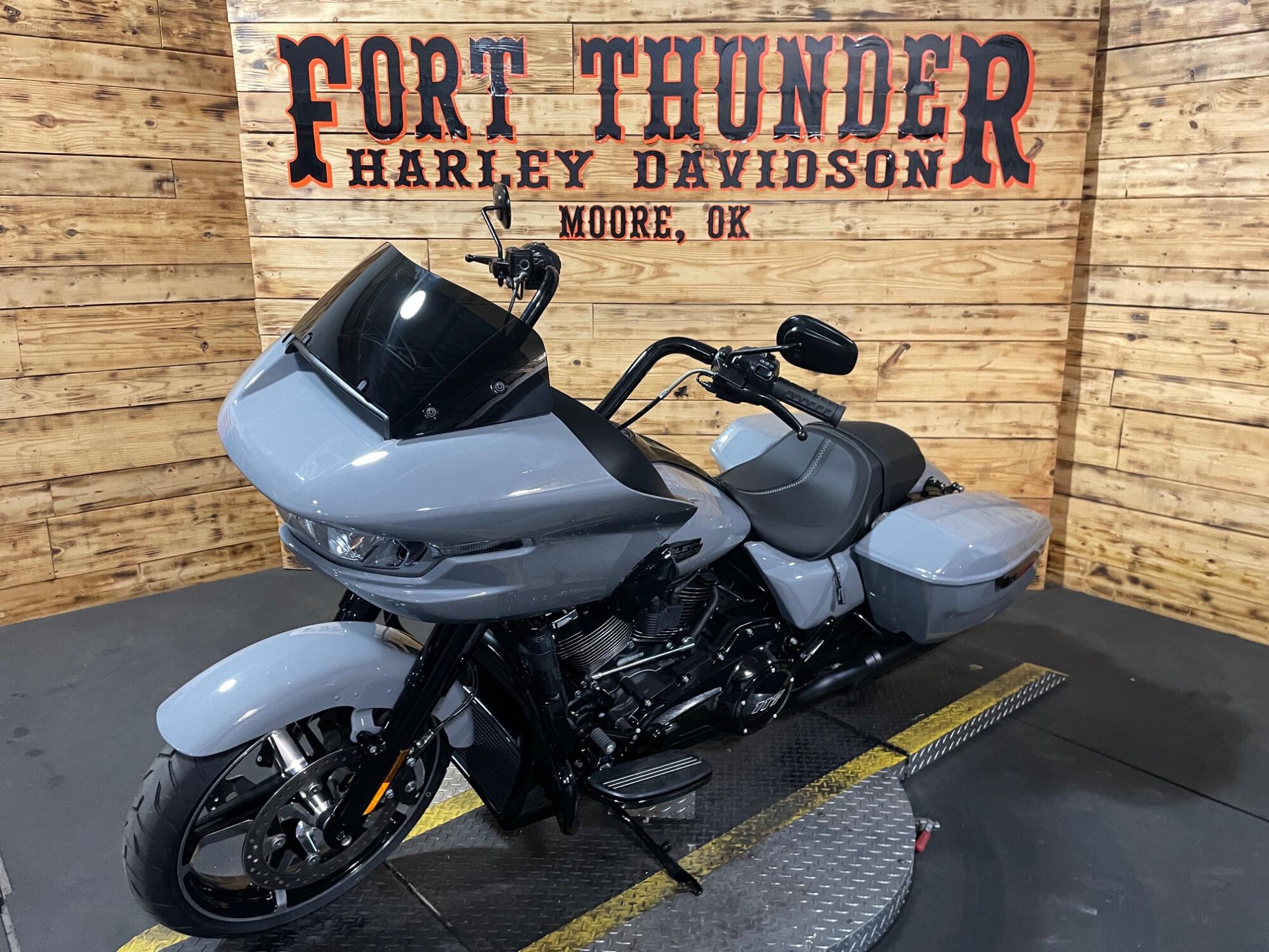 2026 Harley-Davidson® Road Glide® FLTRX, photo 8