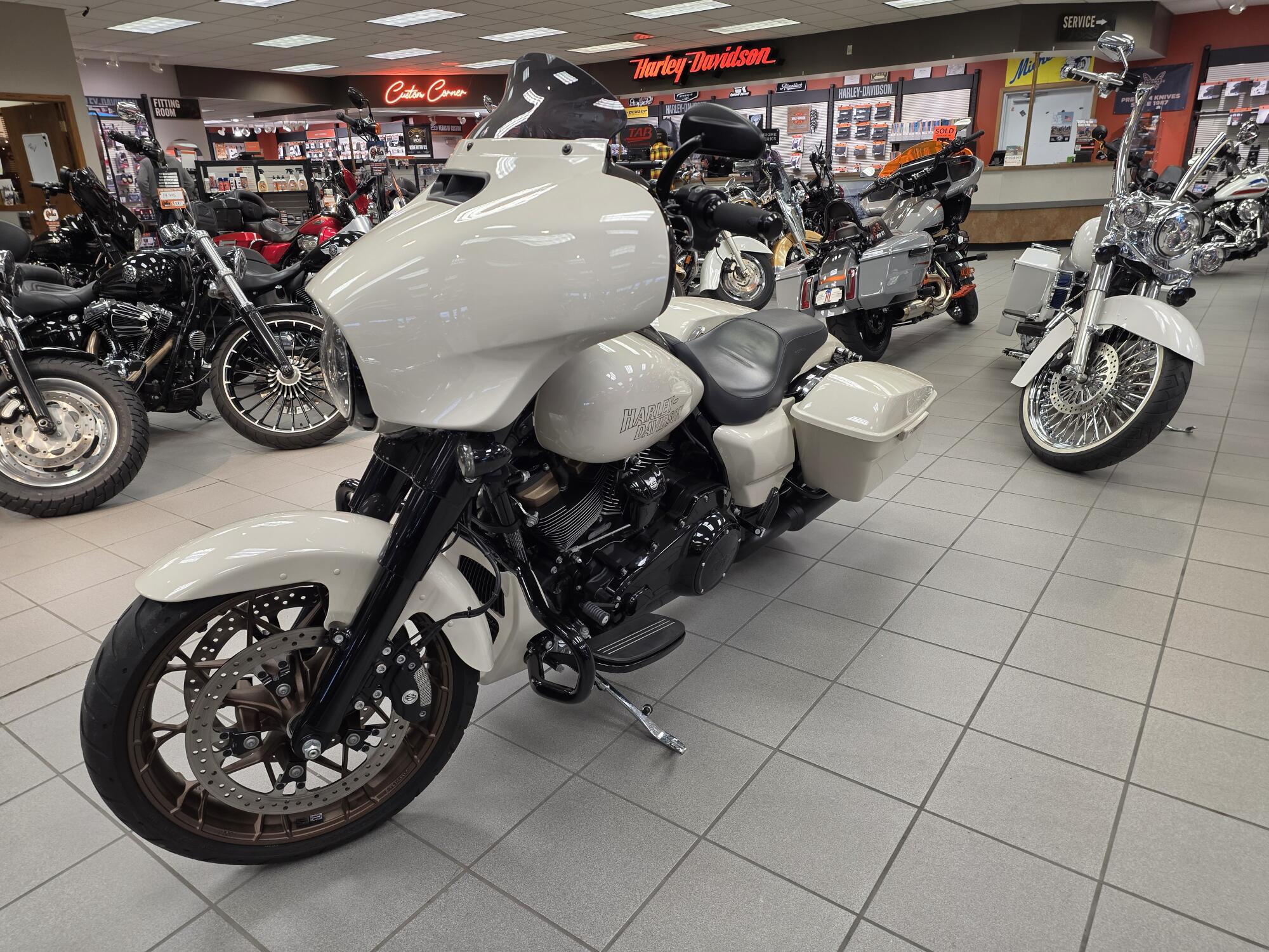 FLHXST 2023 Street Glide® ST, photo 4