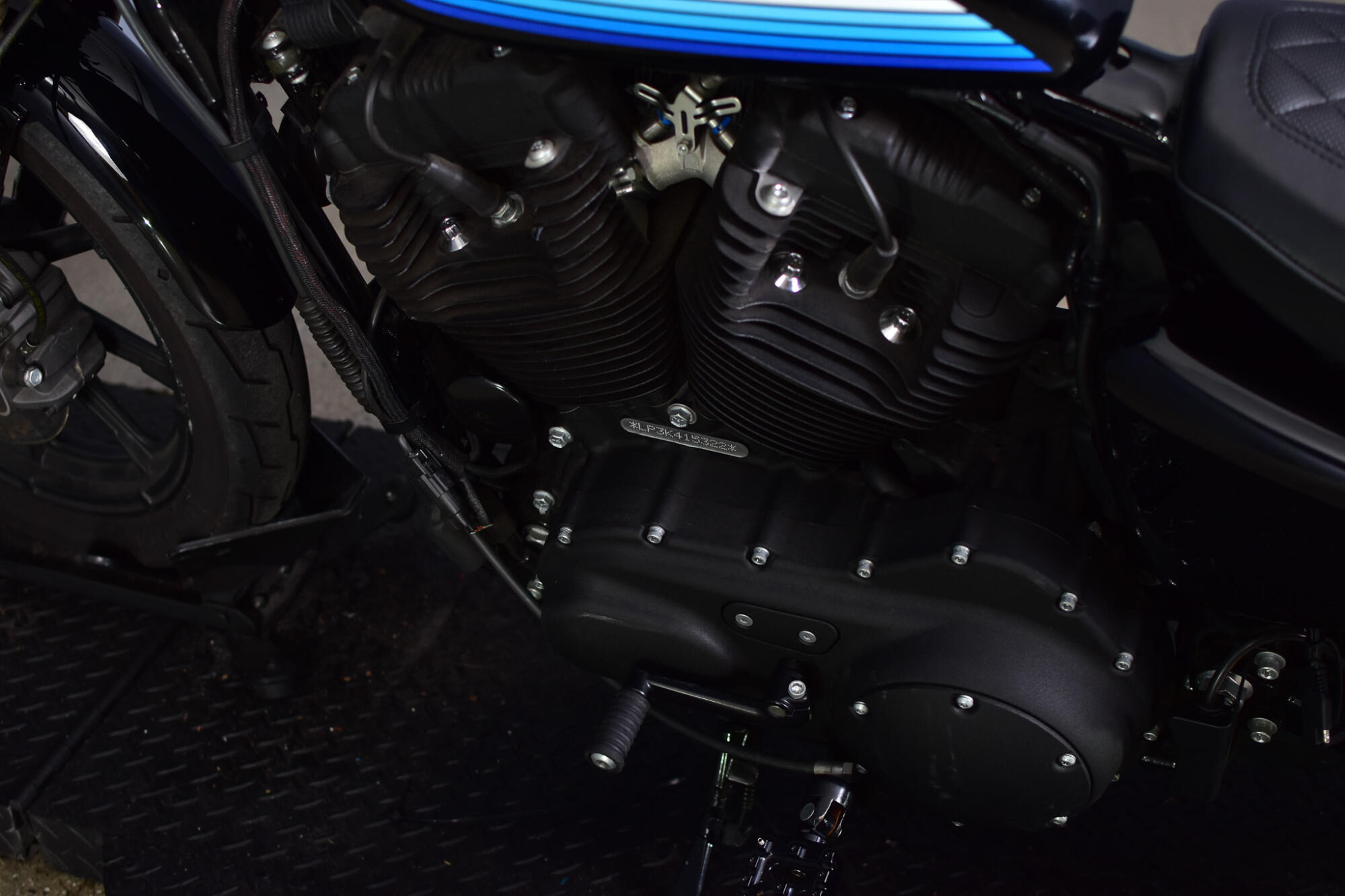 2019 Harley-Davidson® Iron 1200™ Vivid Black, photo 10