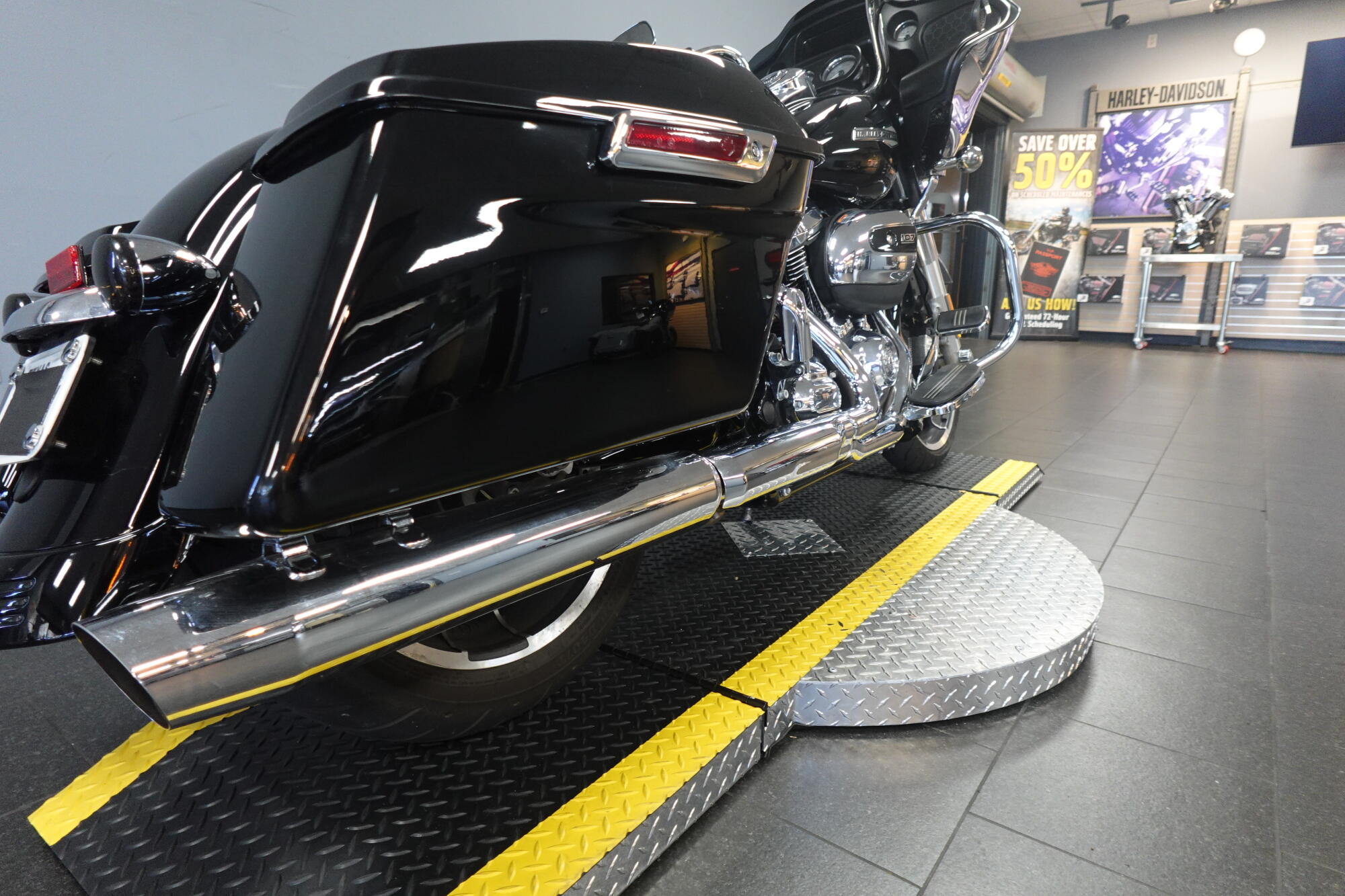 2022 Harley-Davidson® Road Glide® FLTRX, photo 14