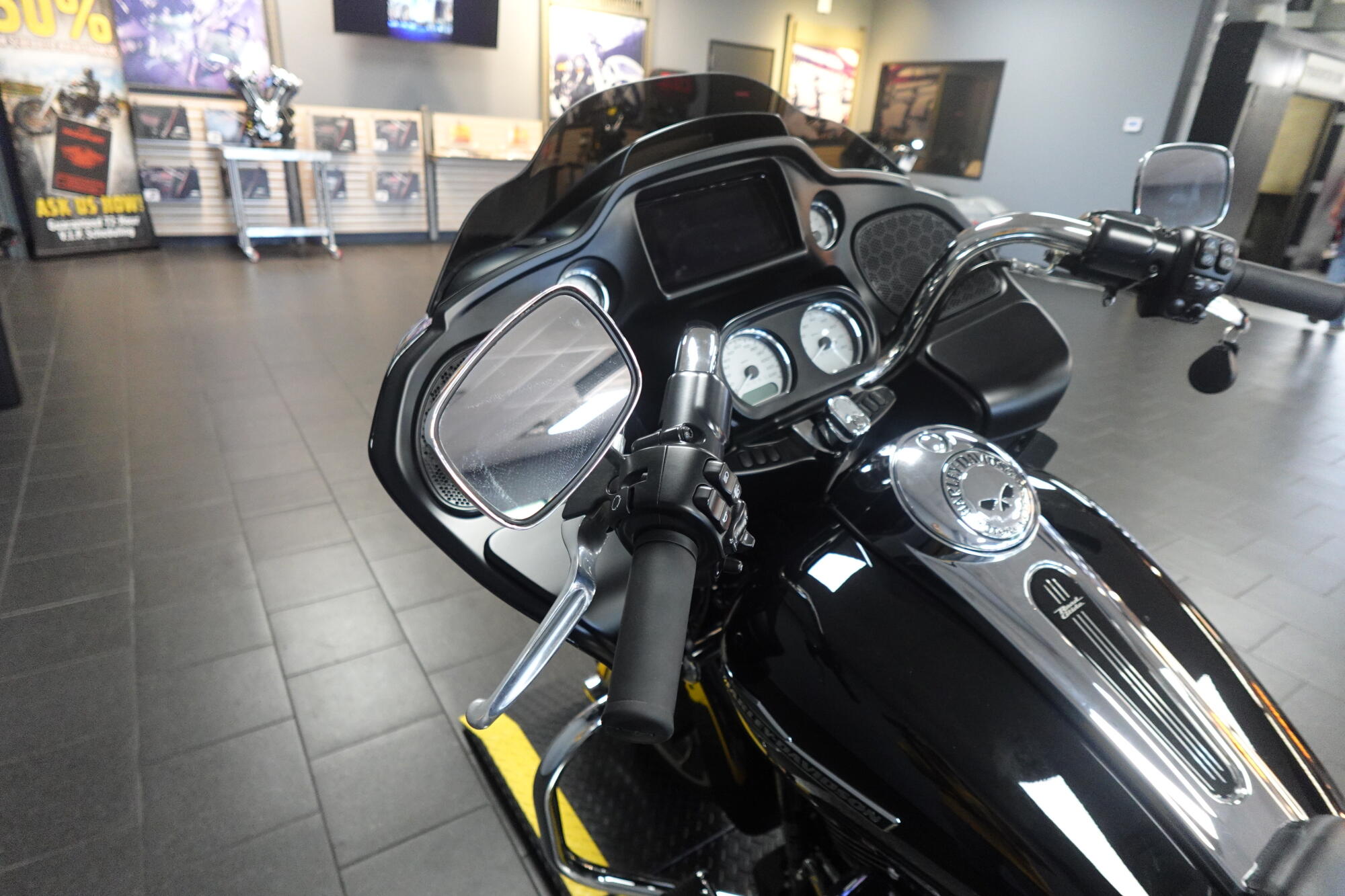 2022 Harley-Davidson® Road Glide® FLTRX, photo 13