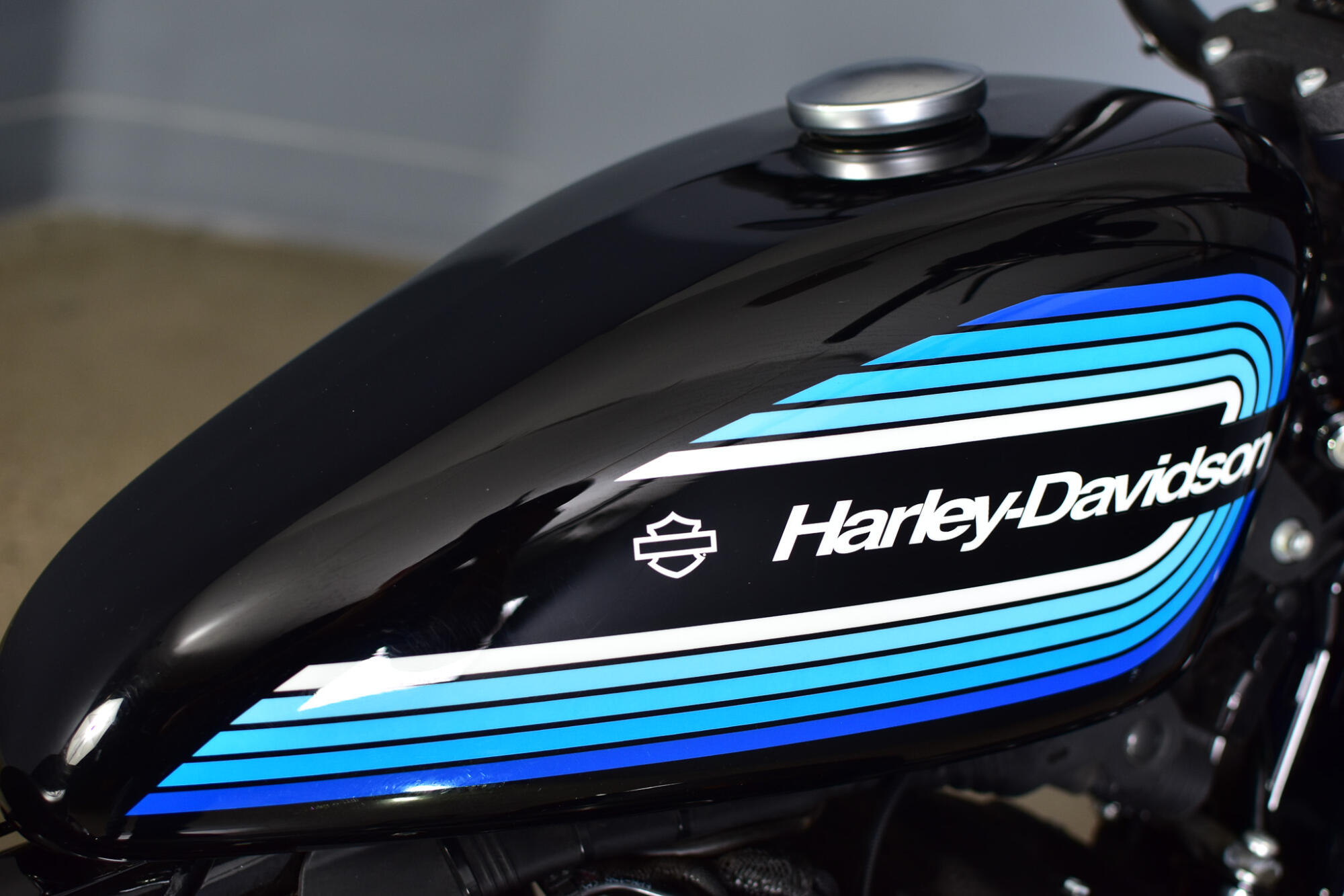 2019 Harley-Davidson® Iron 1200™ Vivid Black, photo 13