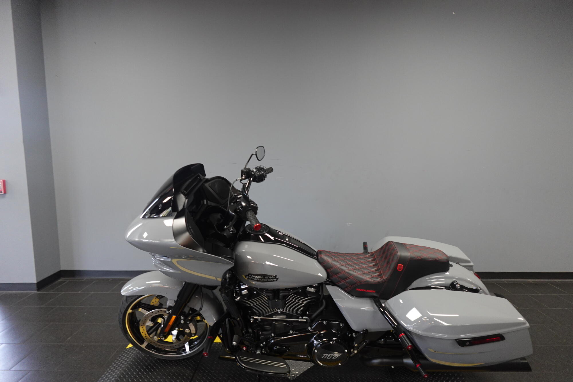 2026 Harley-Davidson® Road Glide® FLTRX, photo 5