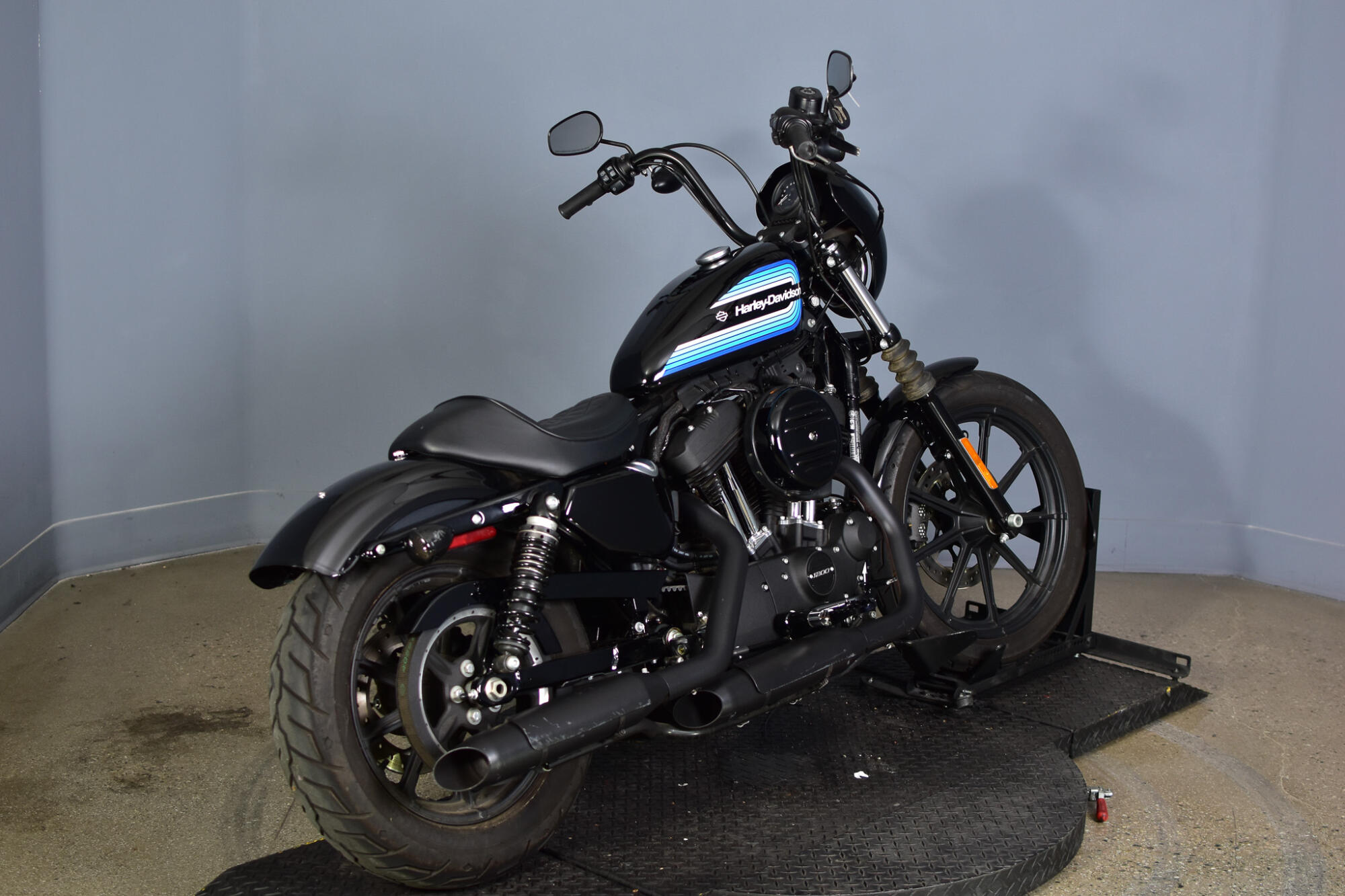 2019 Harley-Davidson® Iron 1200™ Vivid Black, photo 8