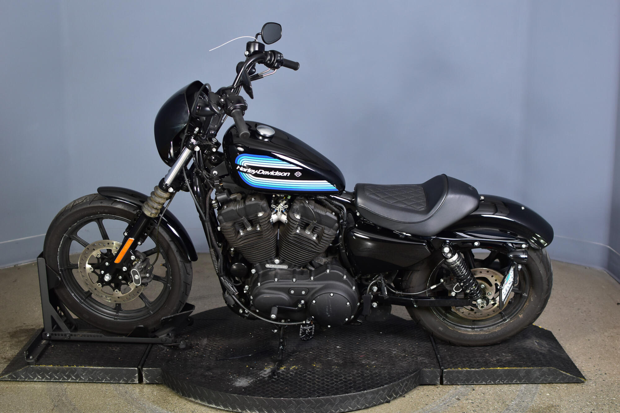 2019 Harley-Davidson® Iron 1200™ Vivid Black, photo 5