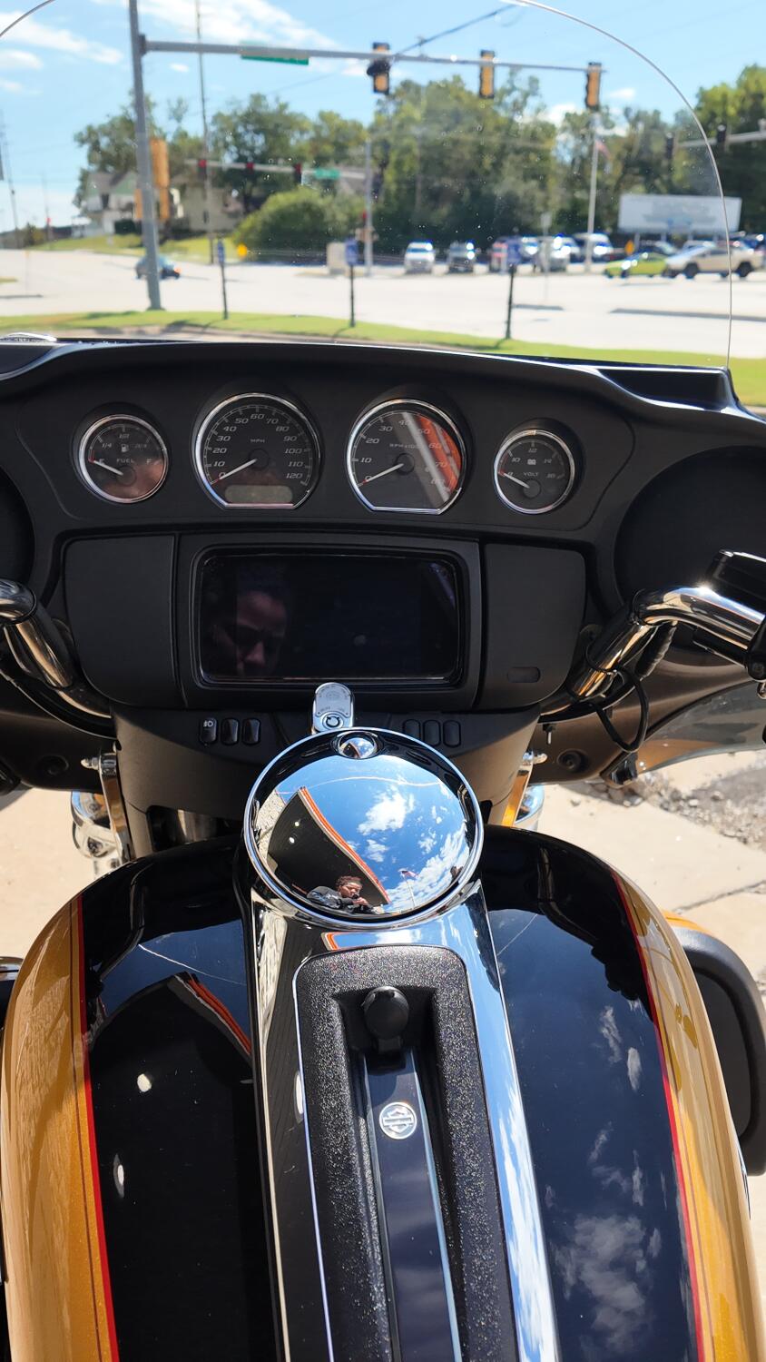 FLHTCUTG 2023 Tri Glide® Ultra, photo 5