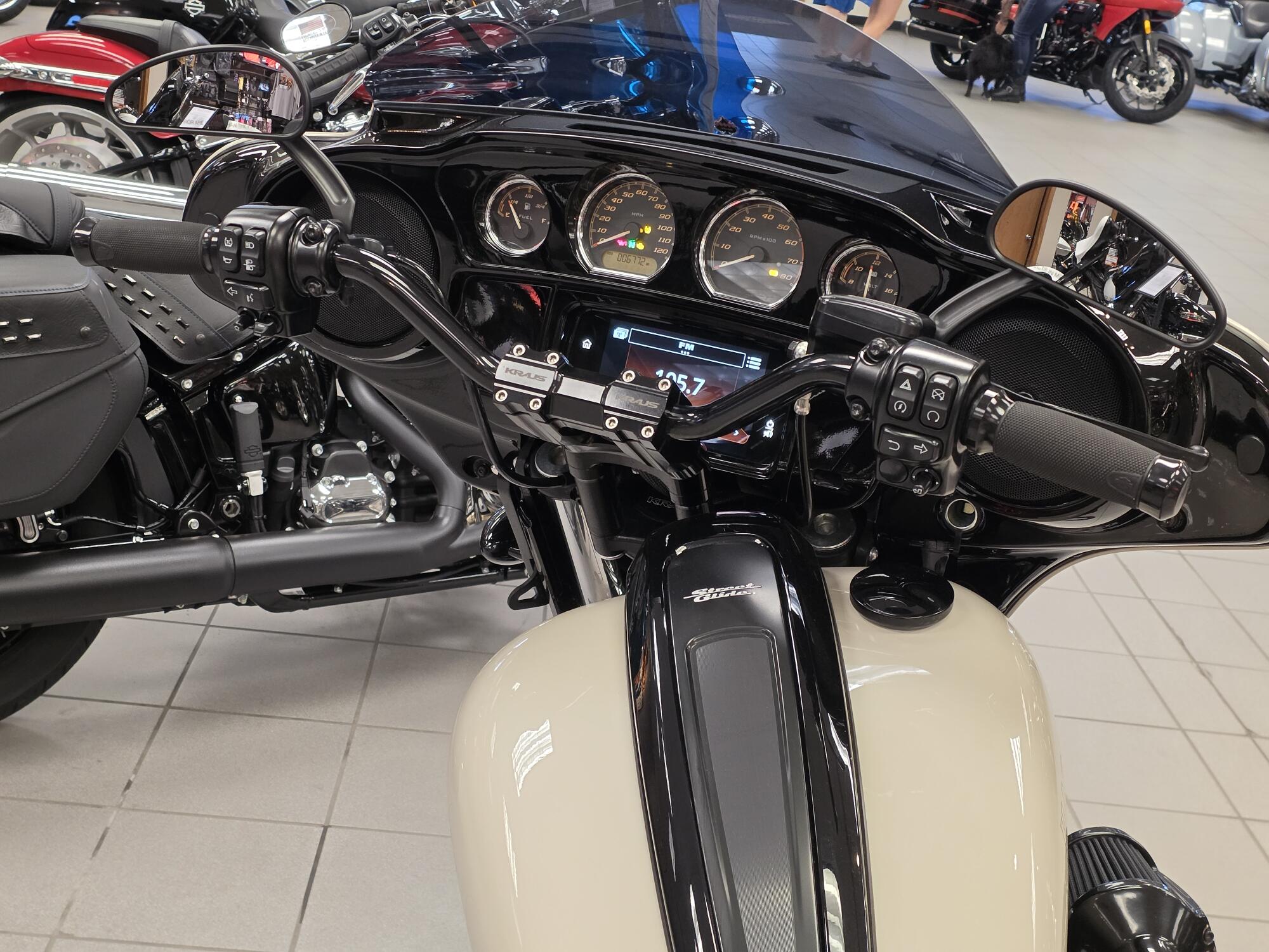 FLHXST 2023 Street Glide® ST, photo 24