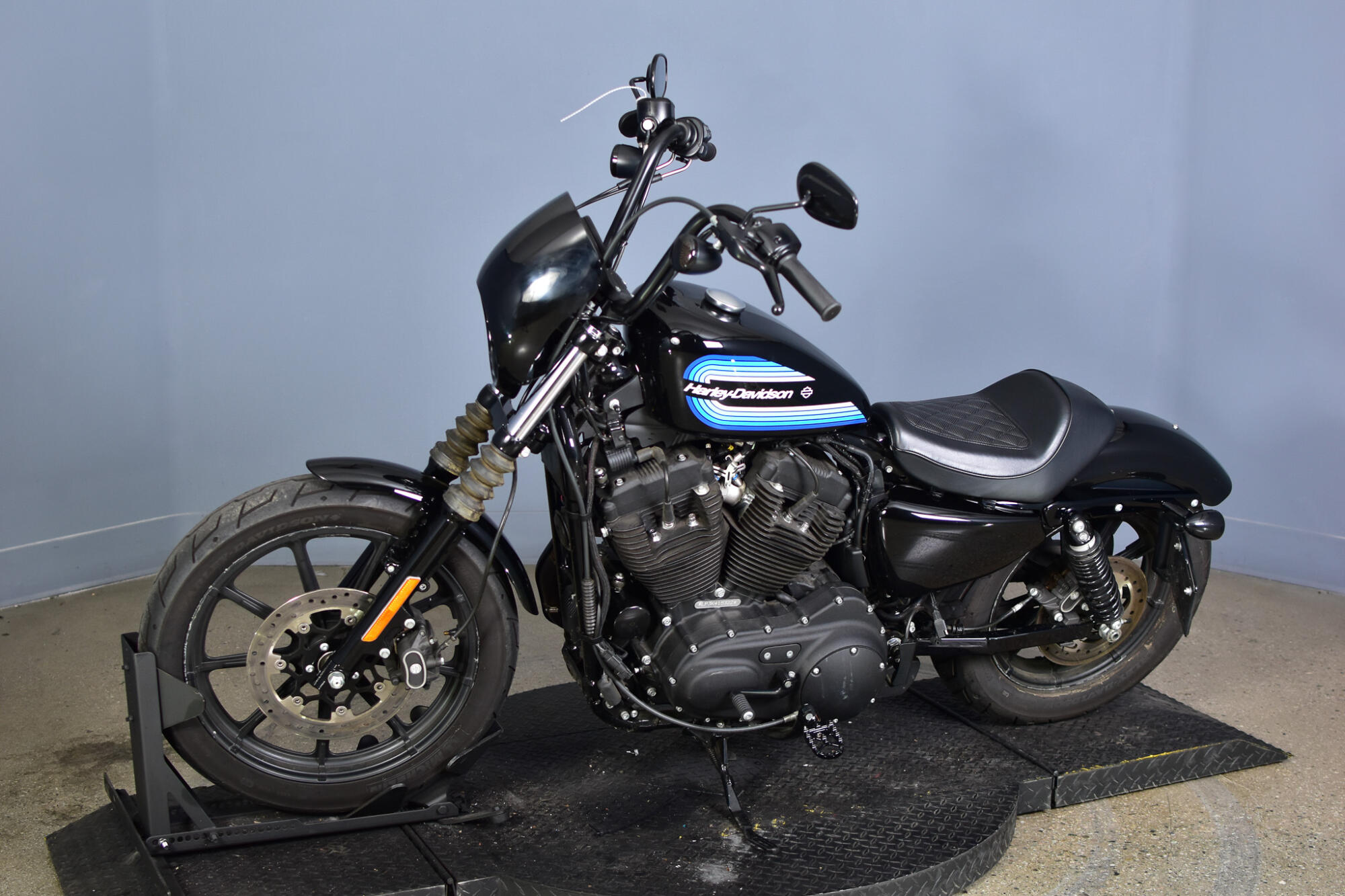 2019 Harley-Davidson® Iron 1200™ Vivid Black, photo 4