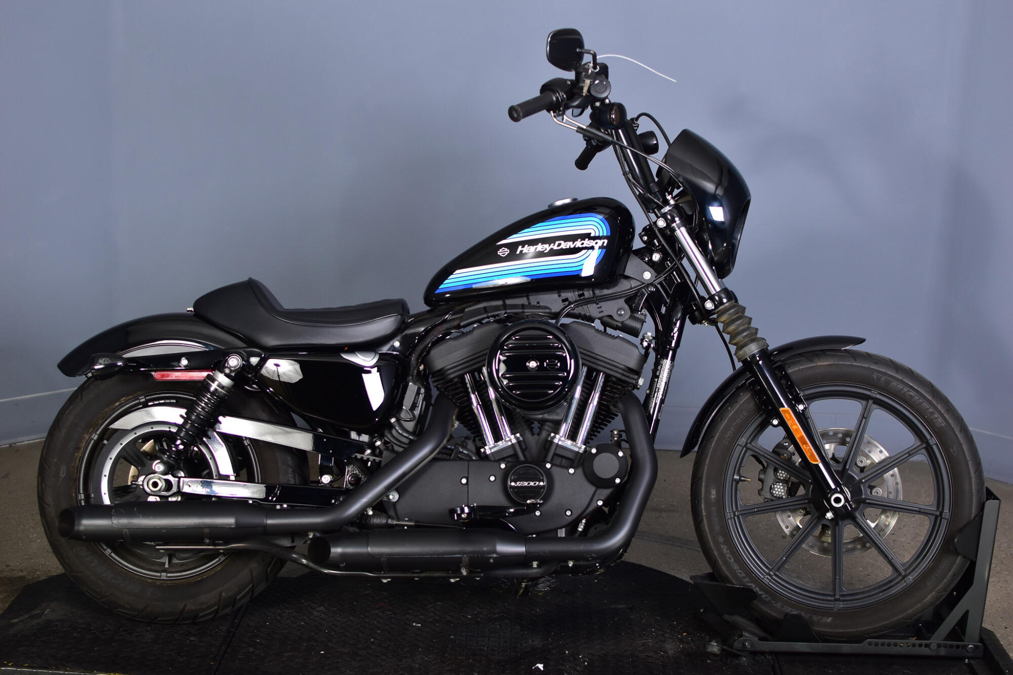 2019 Harley-Davidson® Iron 1200™ Vivid Black