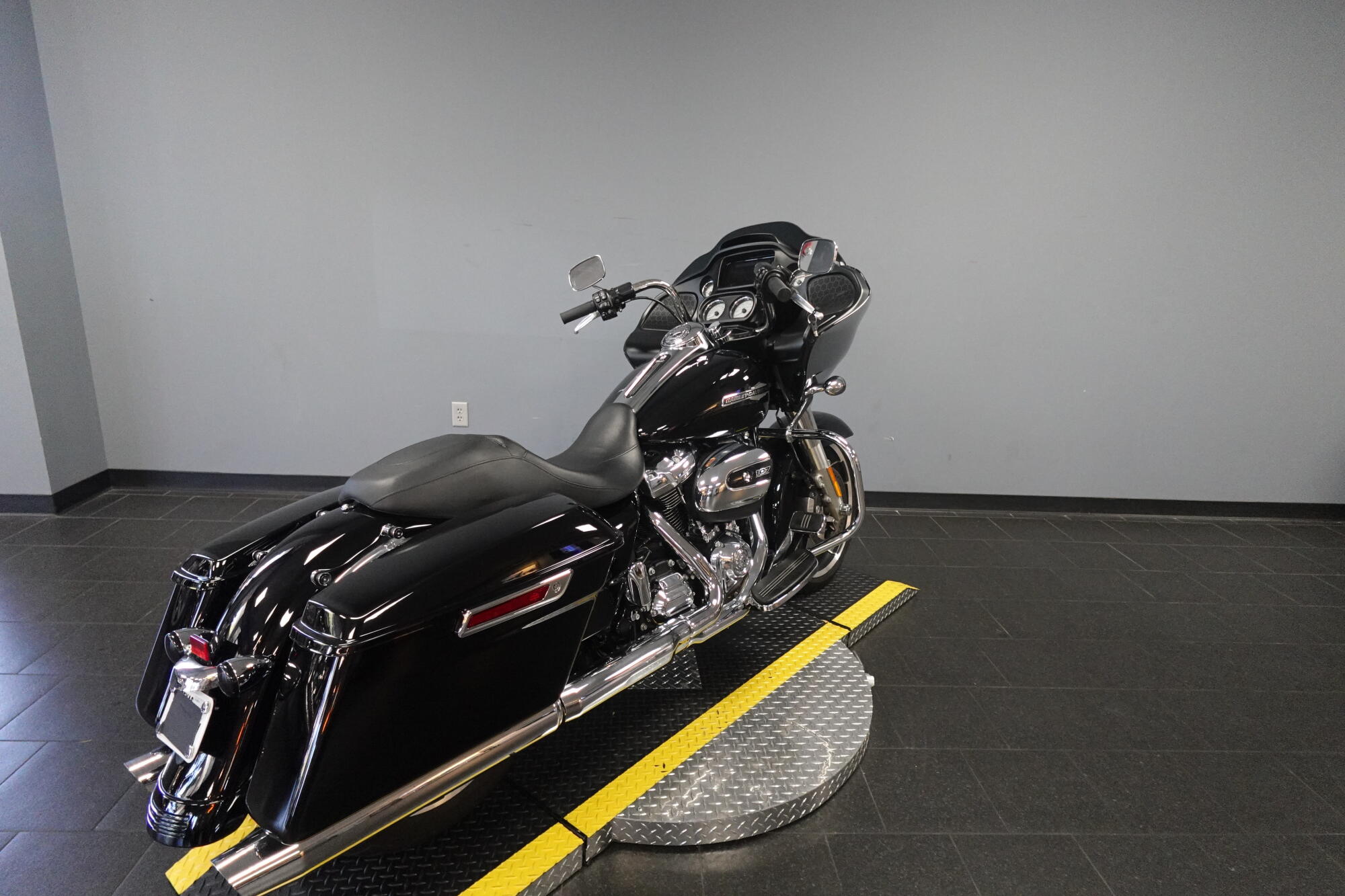 2022 Harley-Davidson® Road Glide® FLTRX, photo 8