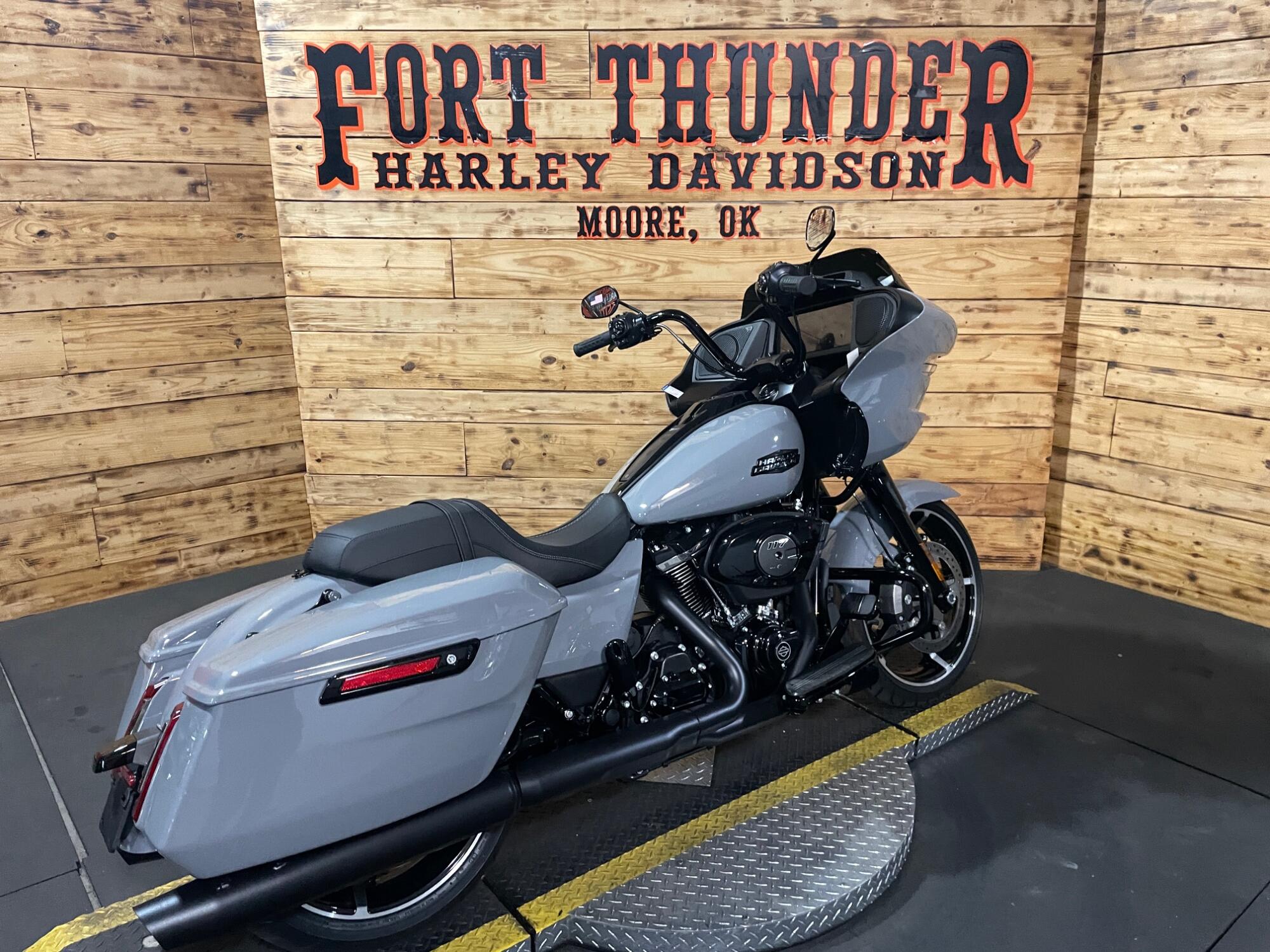 2026 Harley-Davidson® Road Glide® FLTRX, photo 15
