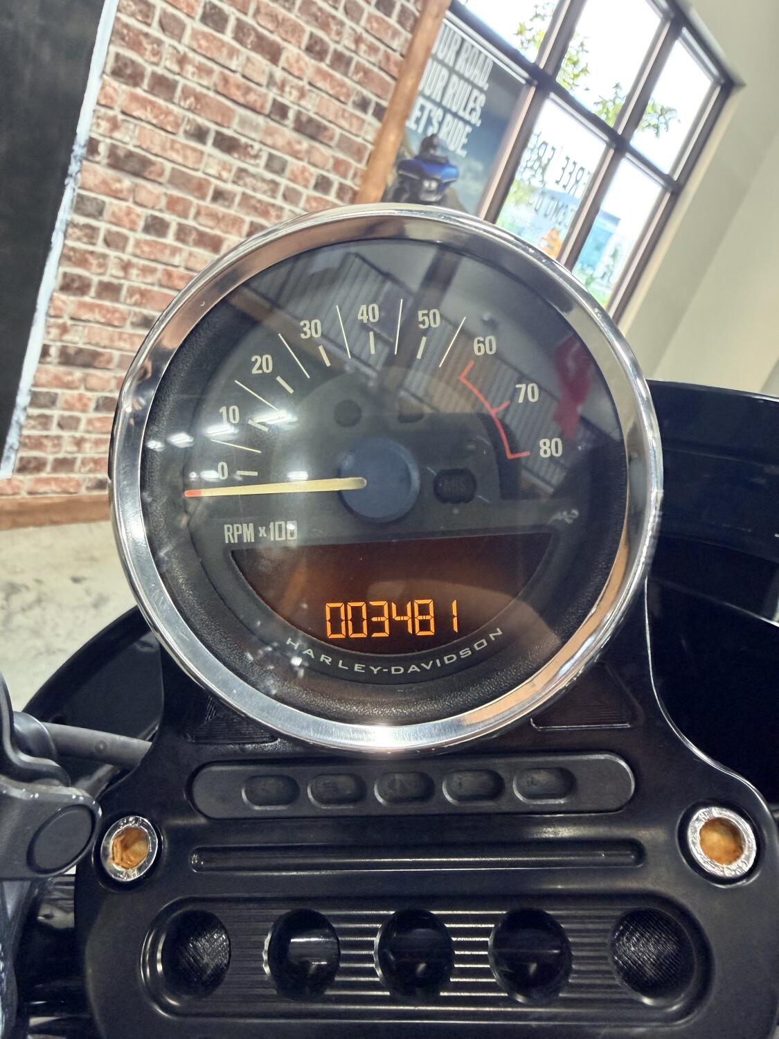 2019 Harley-Davidson® Roadster™ XL1200R, photo 7