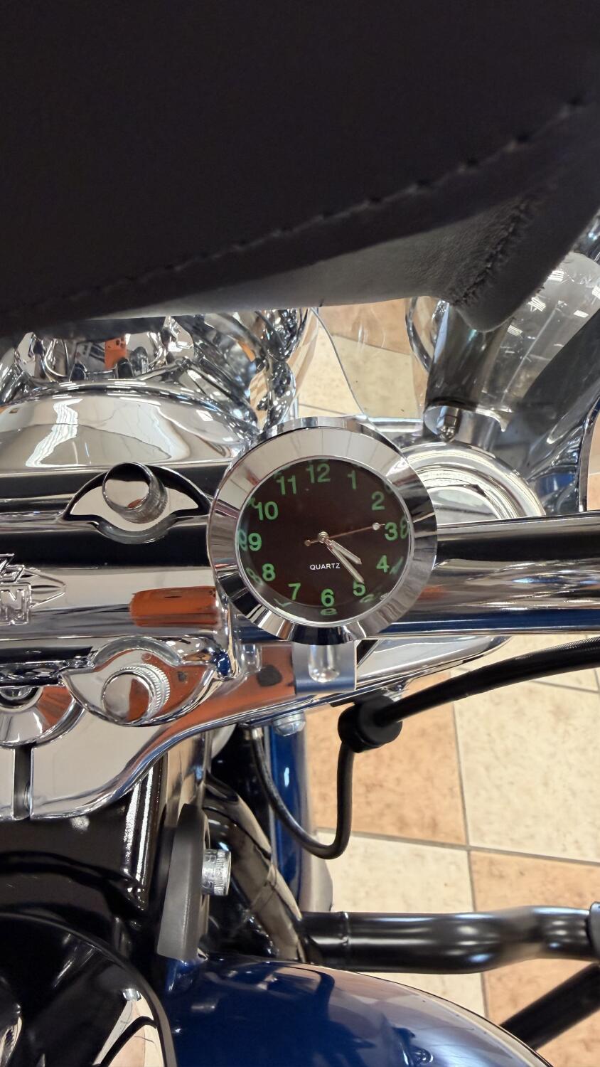 2022 Harley-Davidson® Heritage Classic 114 Reef Blue/Vivid Black (Chrome Finish w/Cast Wheels), photo 16