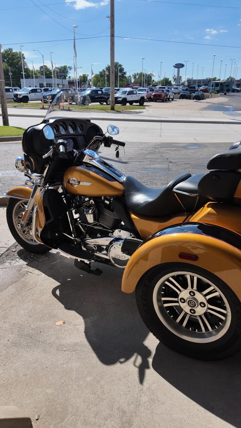 FLHTCUTG 2023 Tri Glide® Ultra, photo 4