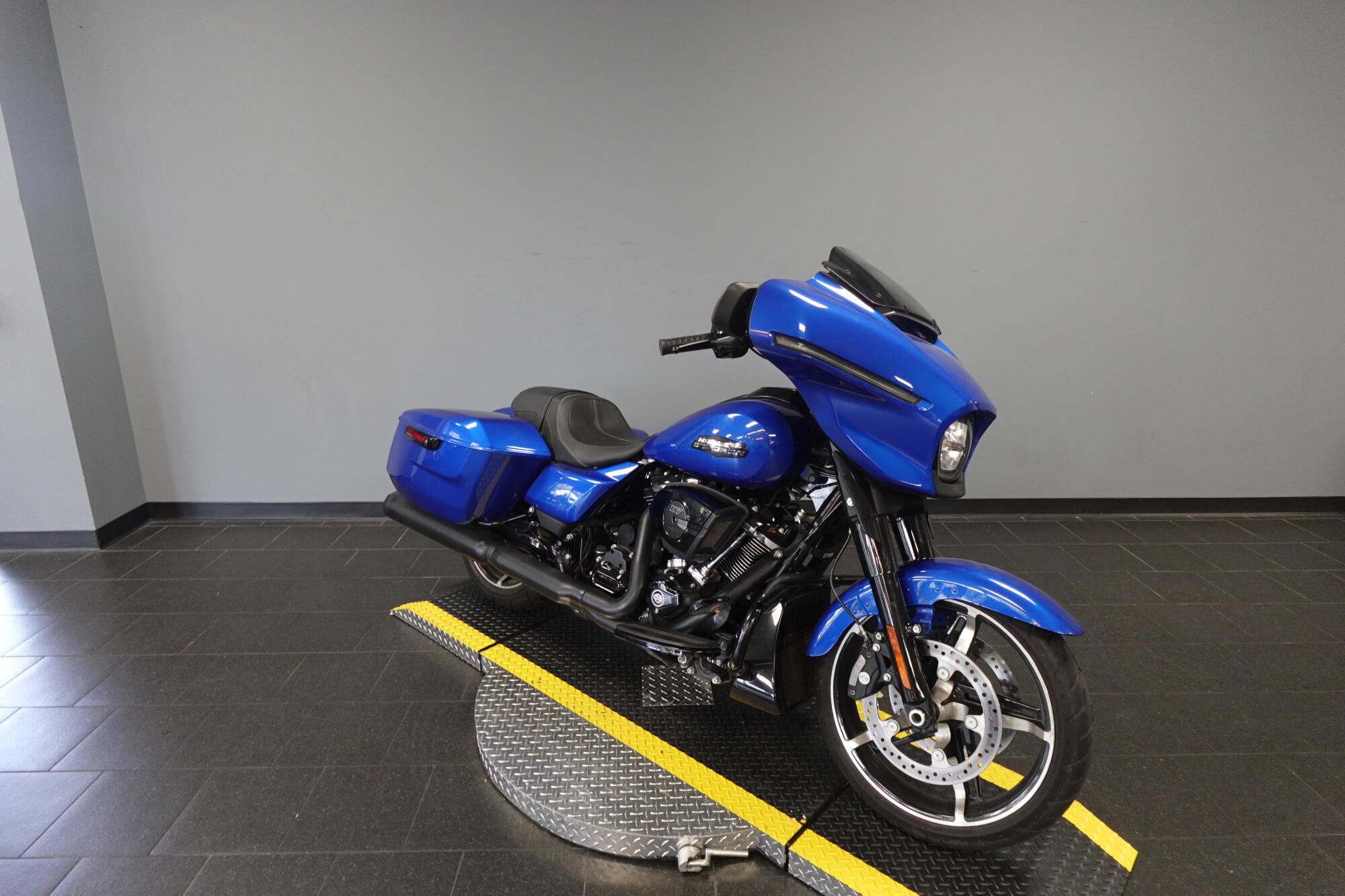 2024 Harley-Davidson® Street Glide® FLHX, photo 2