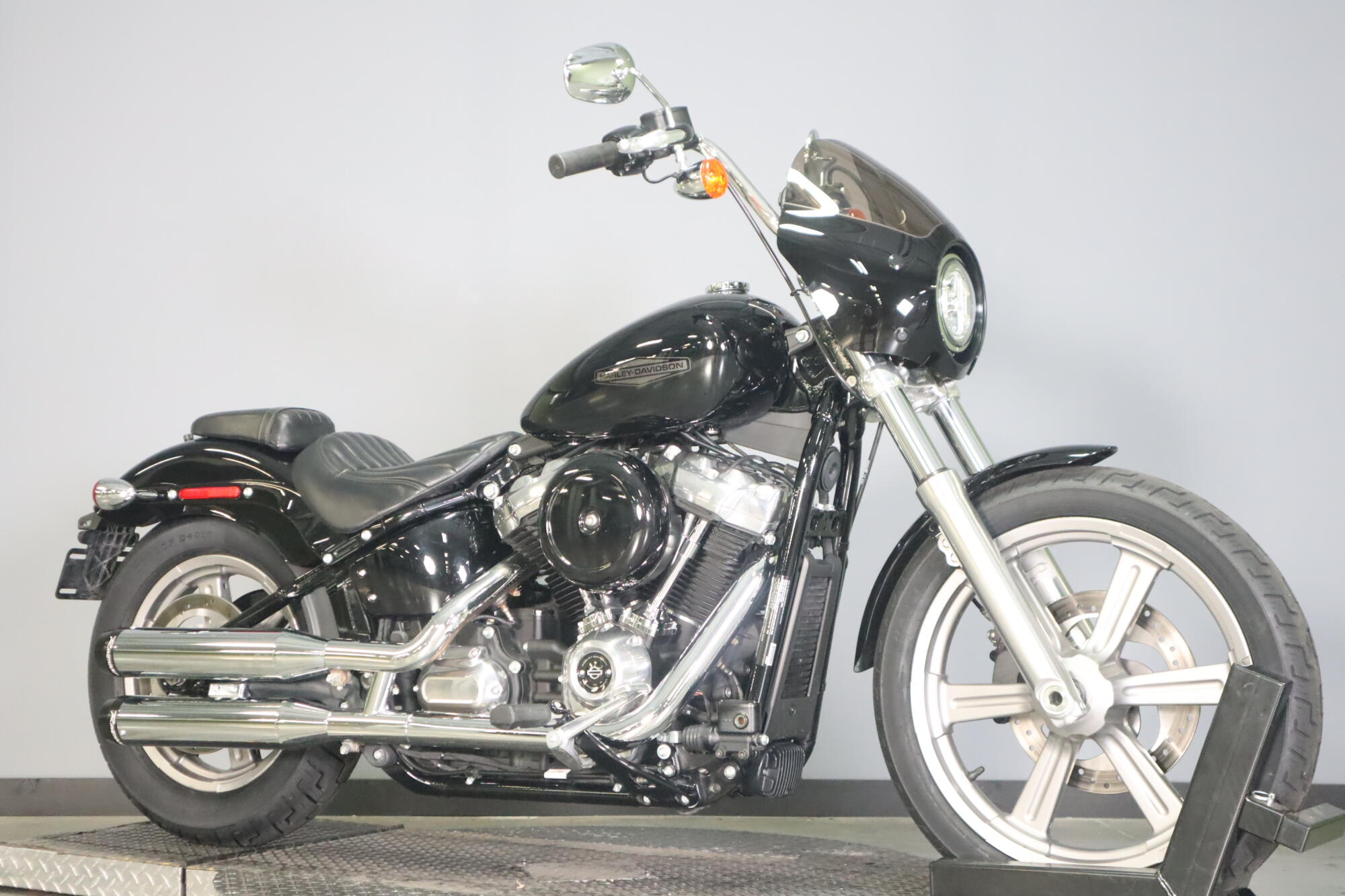 2022 Harley-Davidson® Softail® Standard (FXST), photo 2