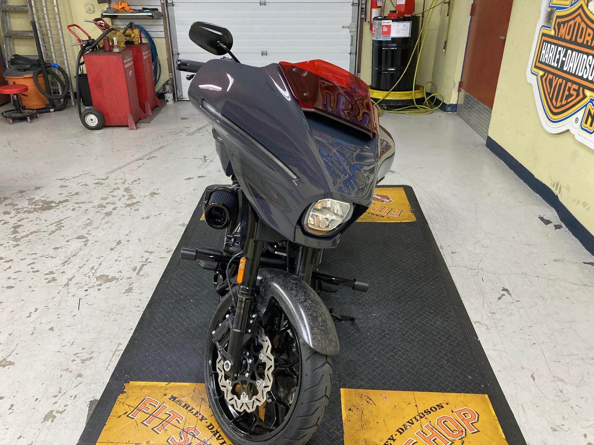 2026 Harley-Davidson® CVO Street Glide ST Inferno Gray FLHXSTSE, photo 3
