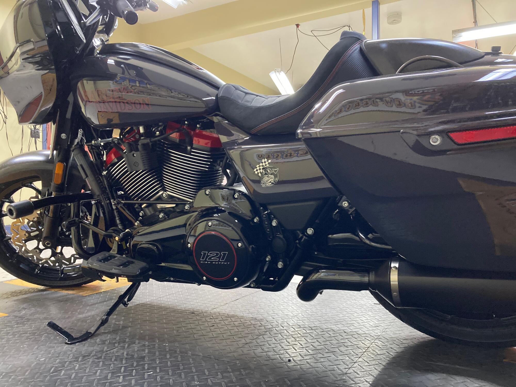 2026 Harley-Davidson® CVO Street Glide ST Inferno Gray FLHXSTSE, photo 4