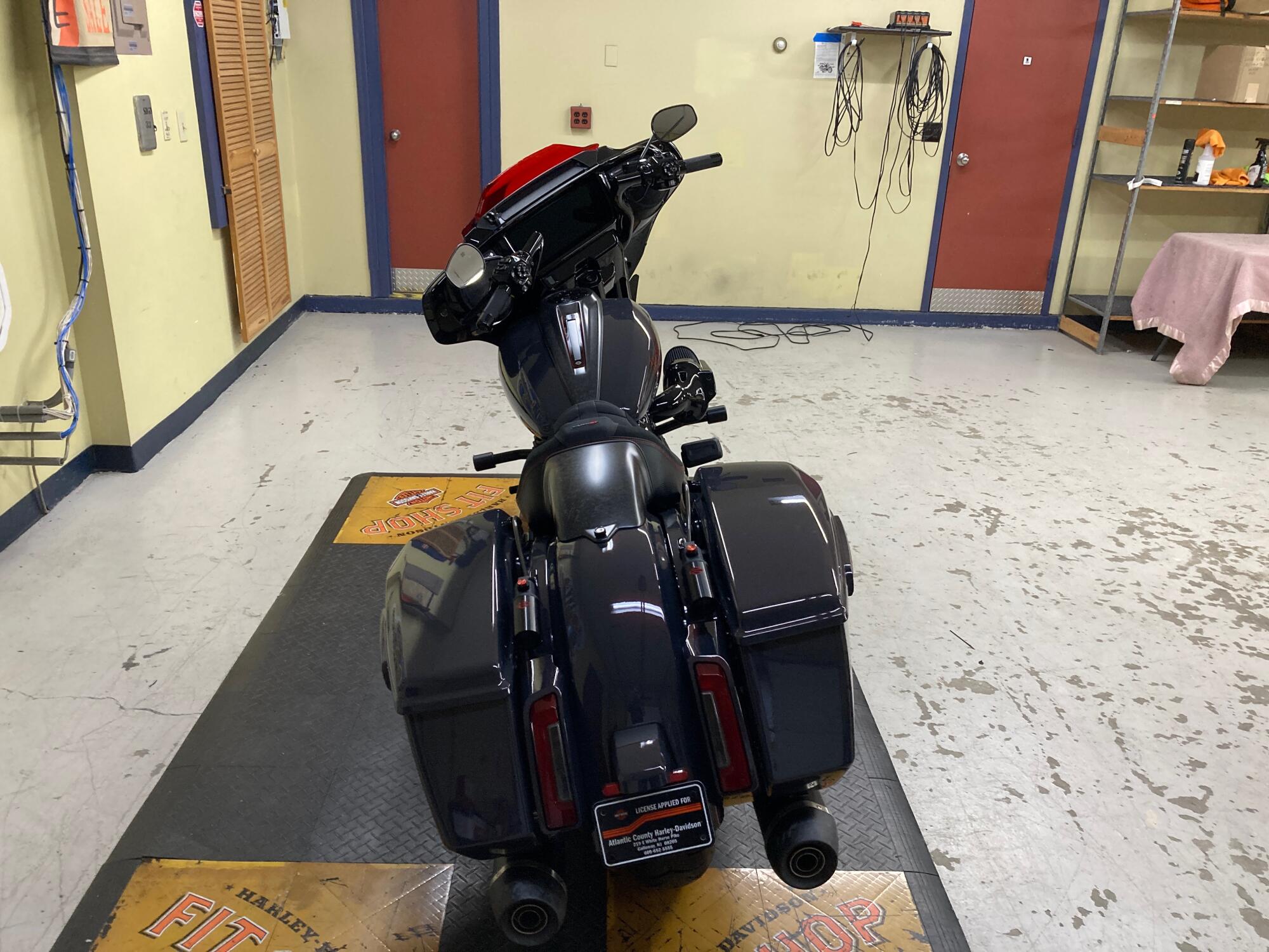 2026 Harley-Davidson® CVO Street Glide ST Inferno Gray FLHXSTSE, photo 5