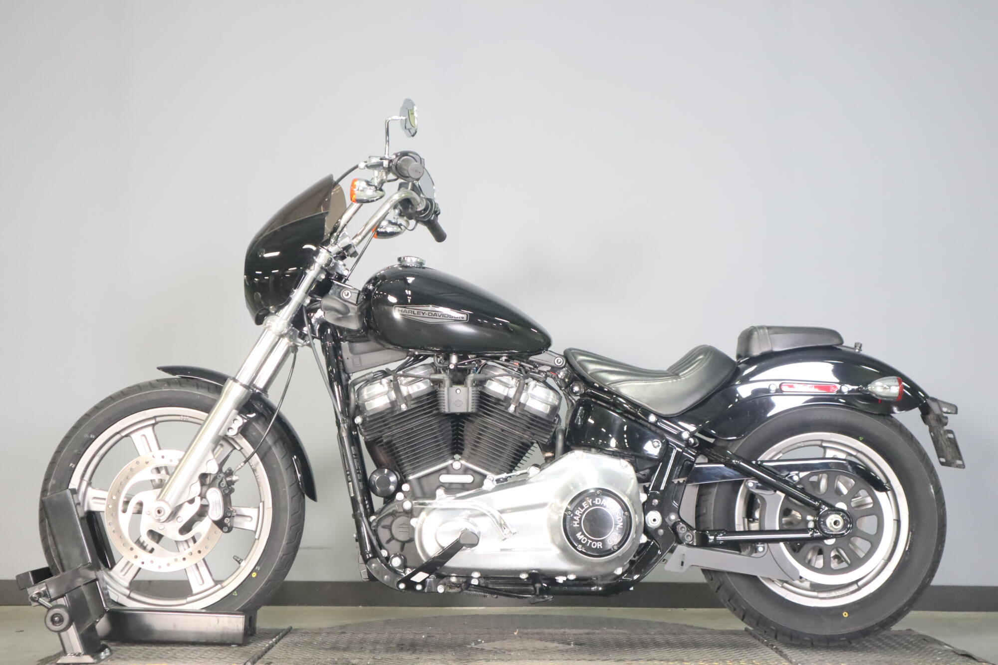 2022 Harley-Davidson® Softail® Standard (FXST), photo 5
