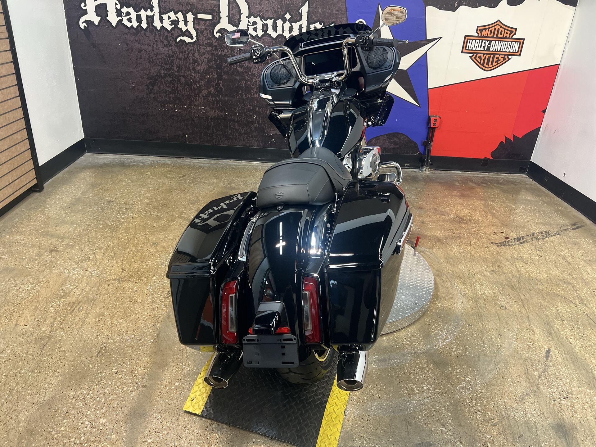2026 Harley-Davidson® Road Glide® FLTRX, photo 10