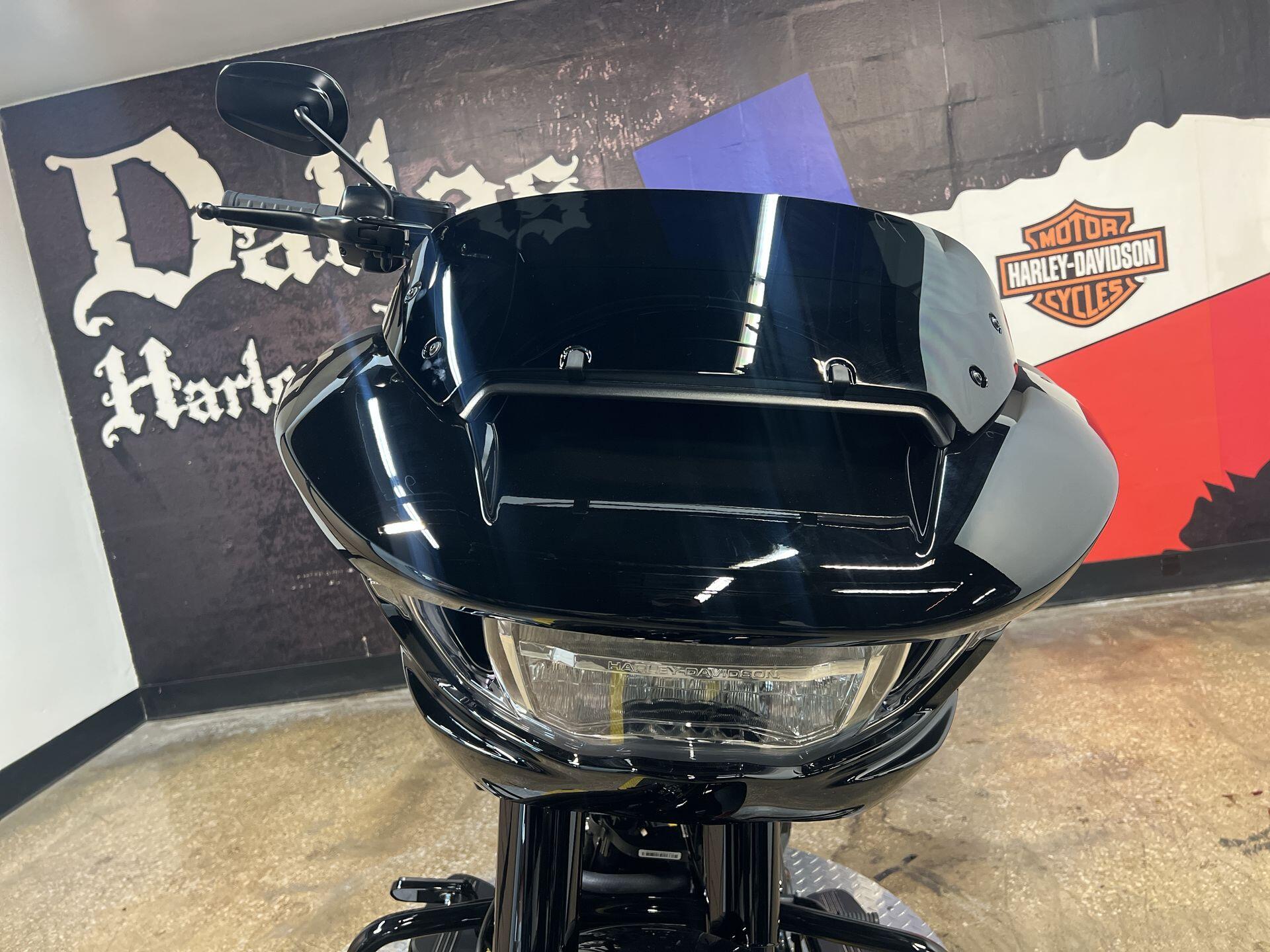 2026 Harley-Davidson® Road Glide® FLTRX, photo 11