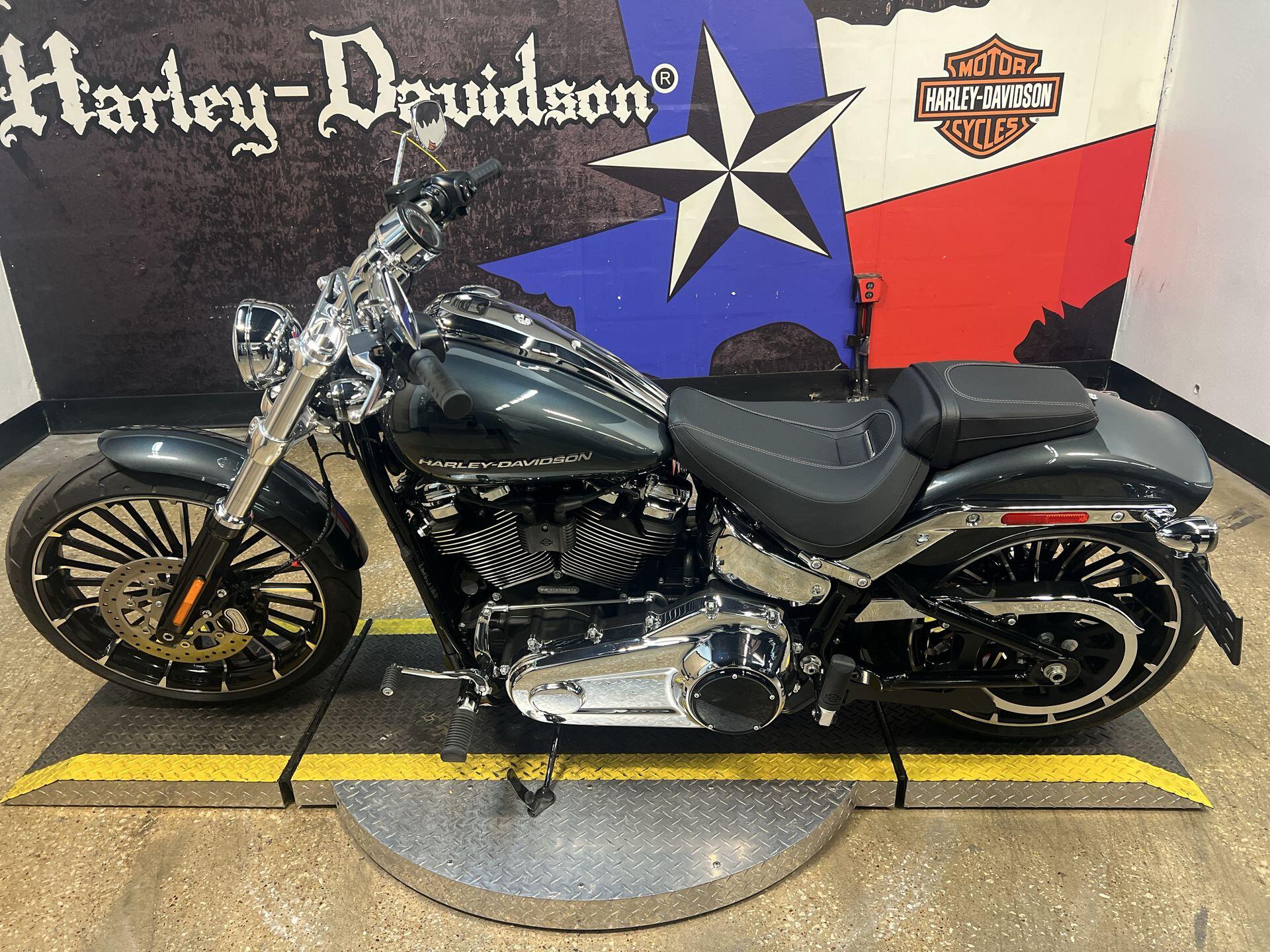 2026 Harley-Davidson® Breakout® FXBR, photo 4