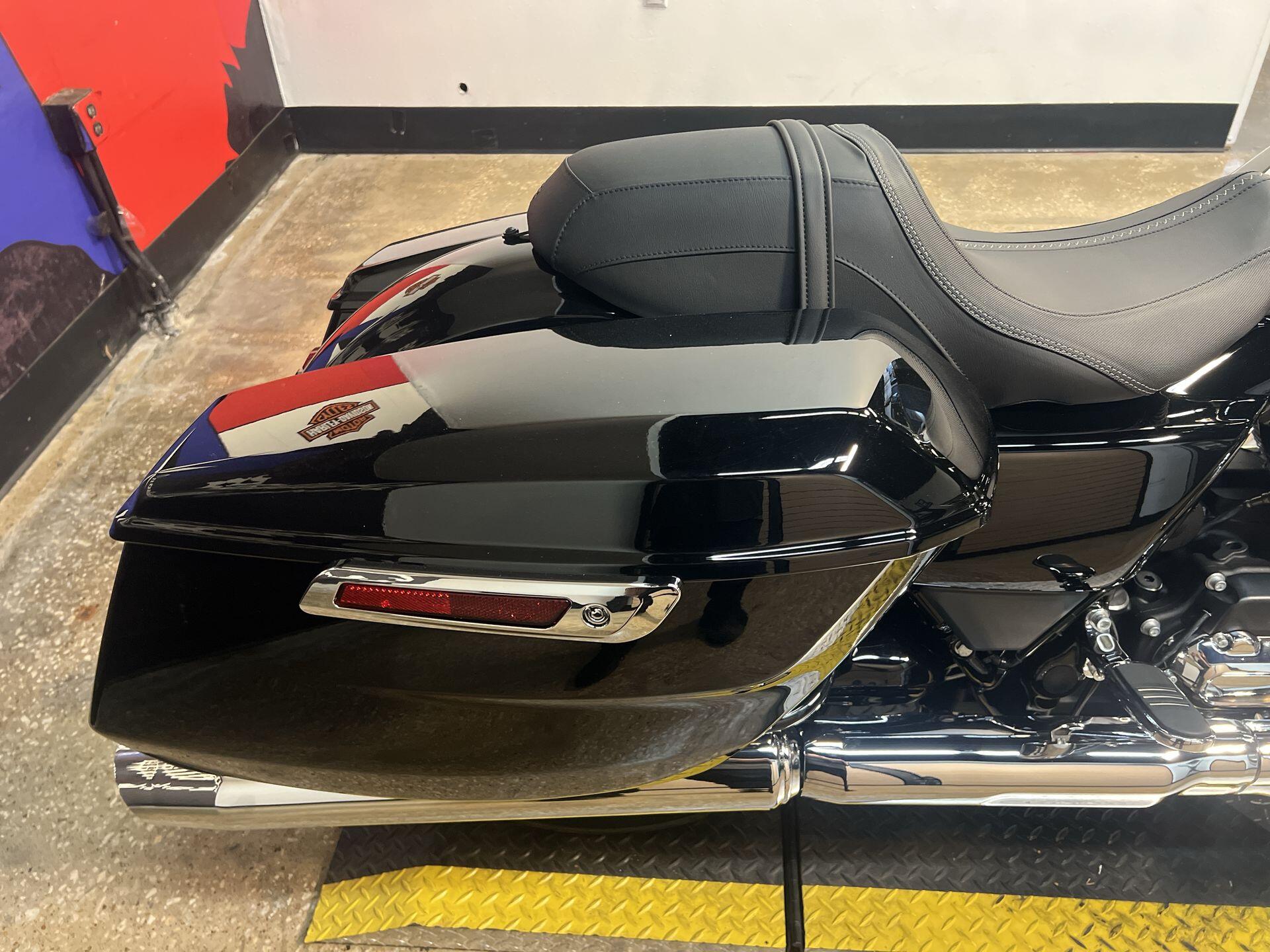 2026 Harley-Davidson® Road Glide® FLTRX, photo 17