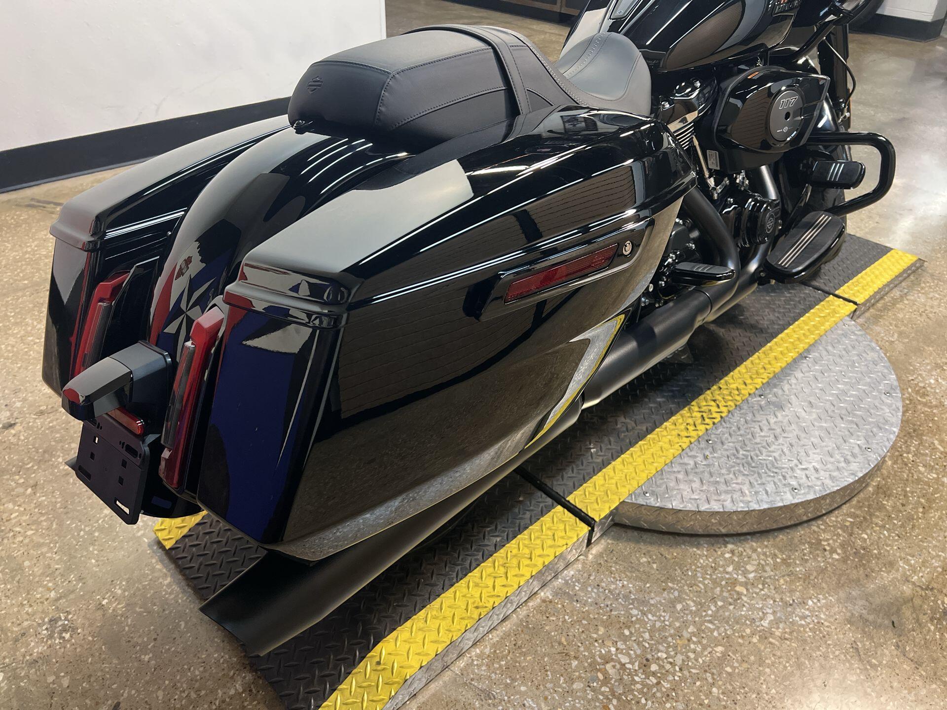 2026 Harley-Davidson® Road Glide® FLTRX, photo 18