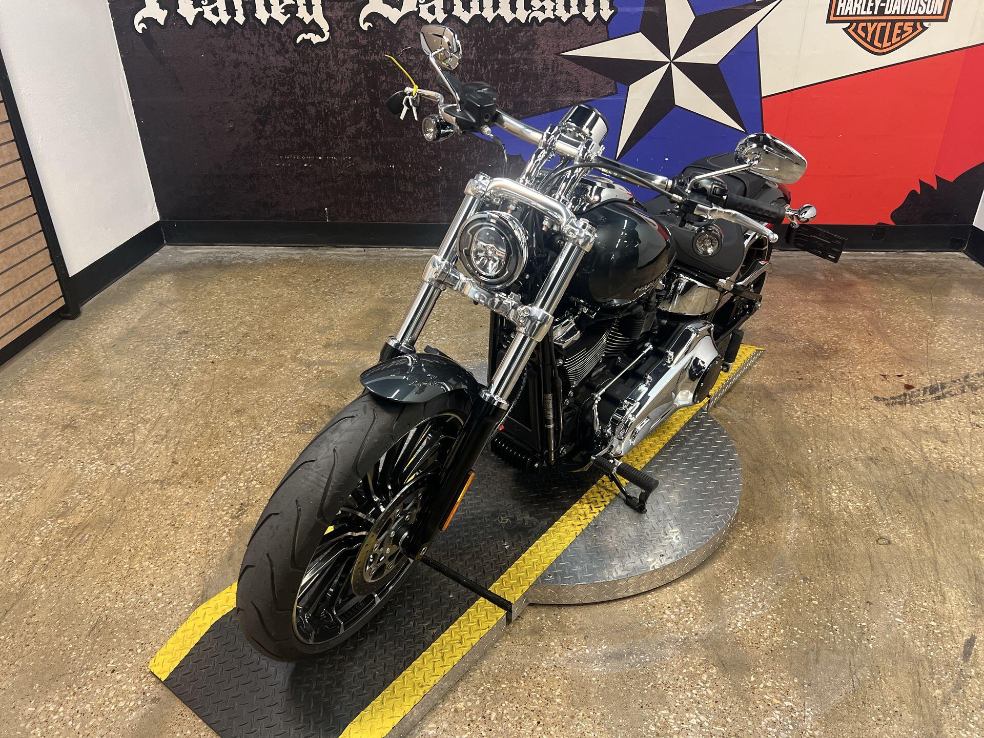 2026 Harley-Davidson® Breakout® FXBR, photo 5