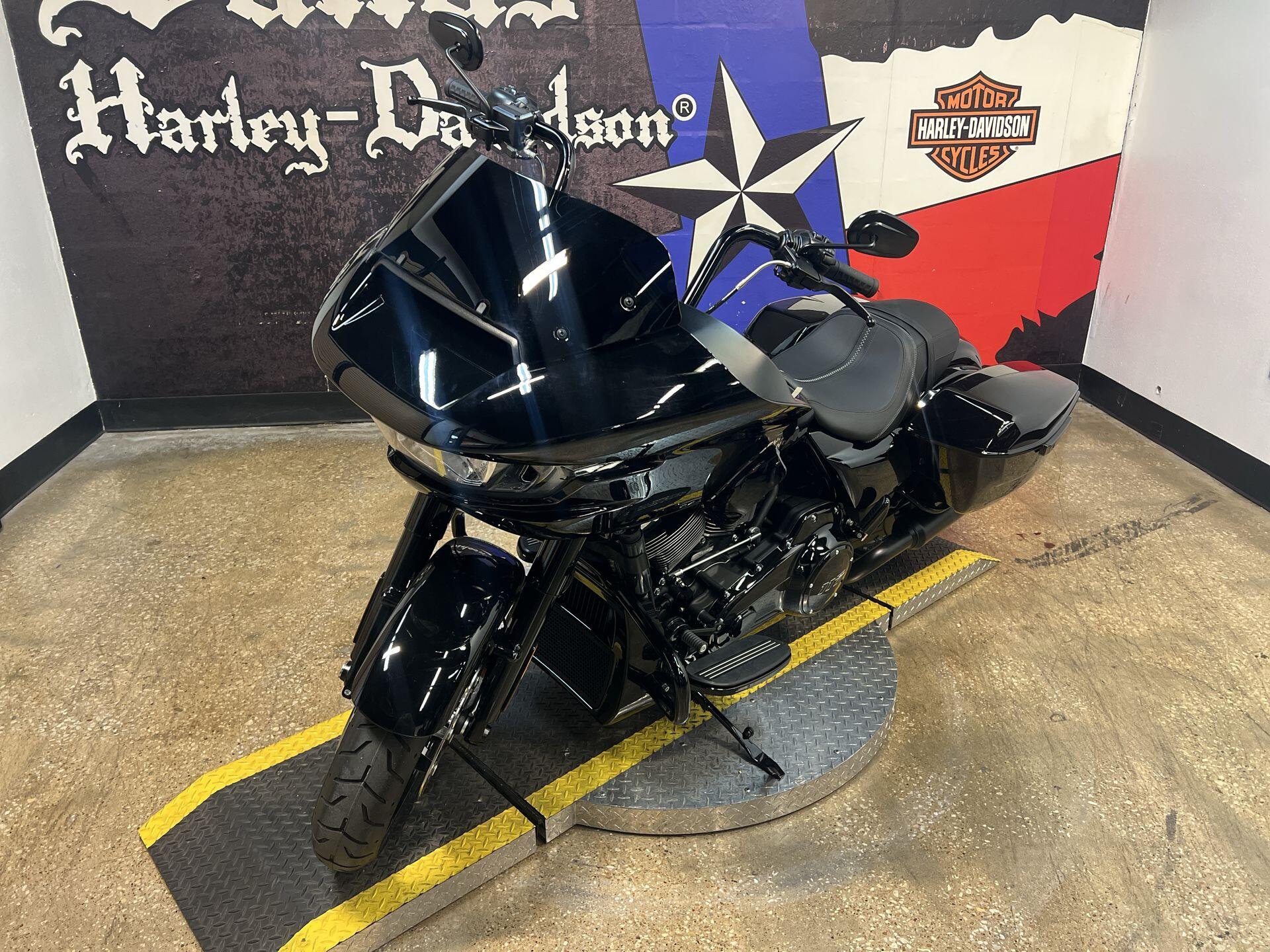 2026 Harley-Davidson® Road Glide® FLTRX, photo 5
