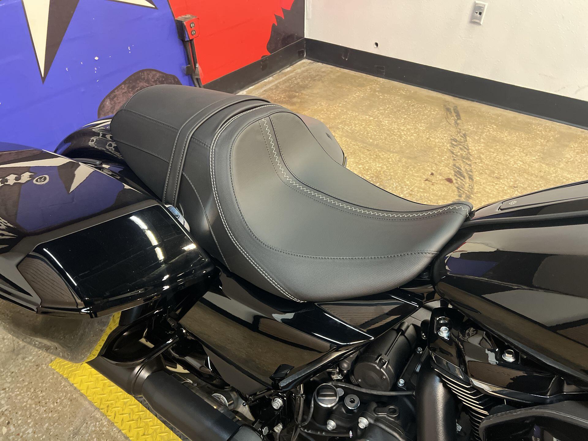 2026 Harley-Davidson® Road Glide® FLTRX, photo 15