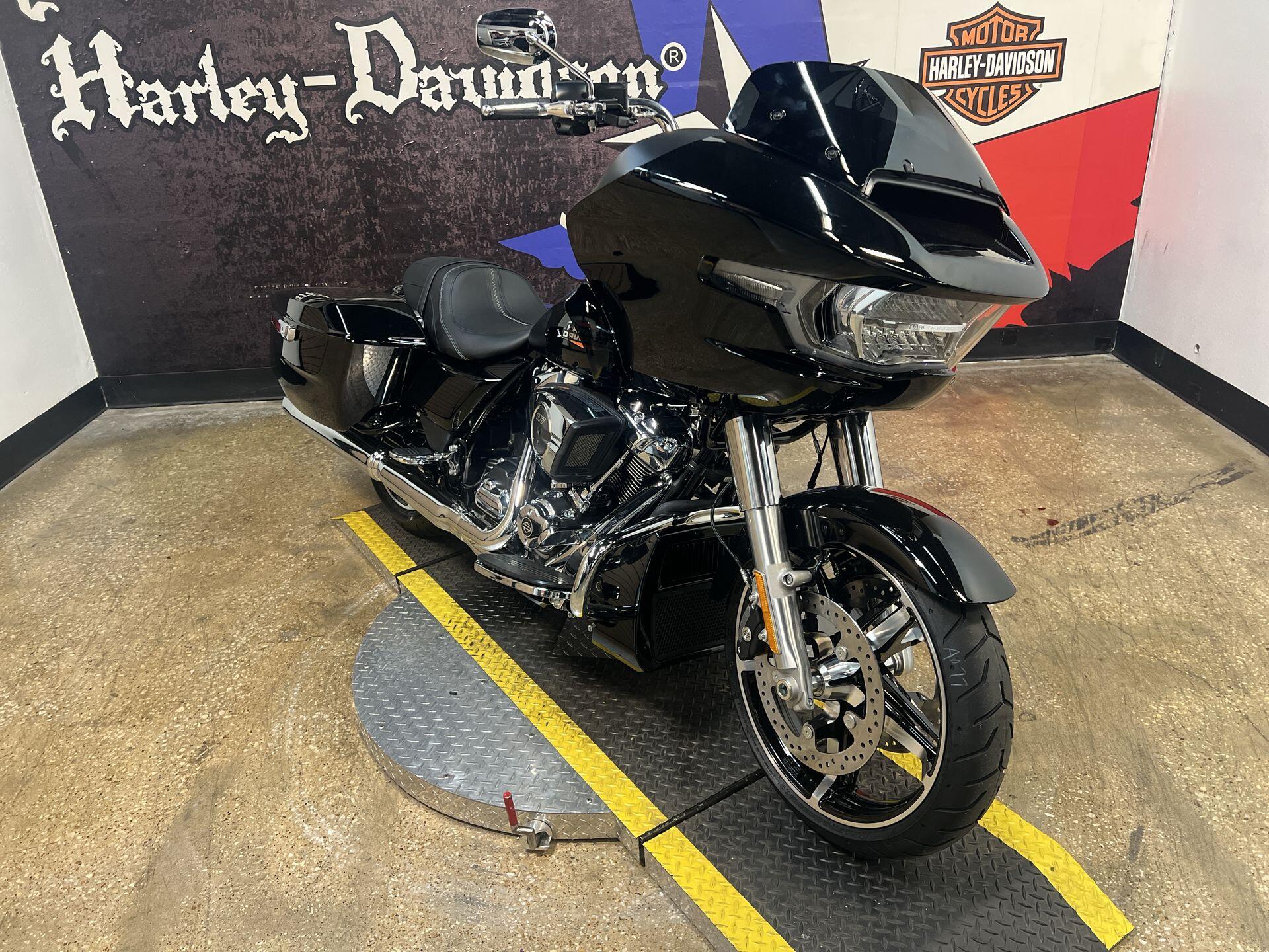 2026 Harley-Davidson® Road Glide® FLTRX, photo 7