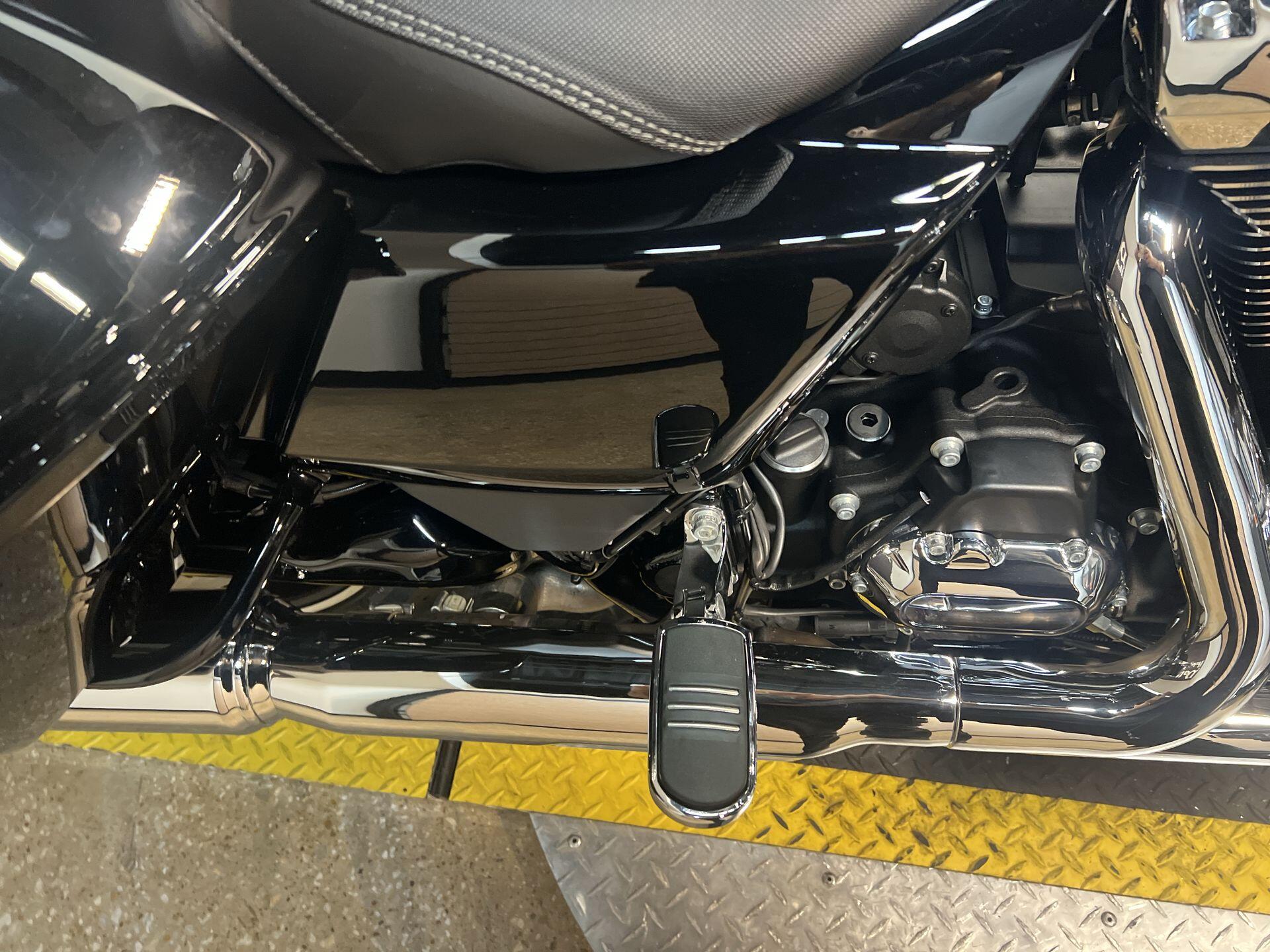2026 Harley-Davidson® Road Glide® FLTRX, photo 16