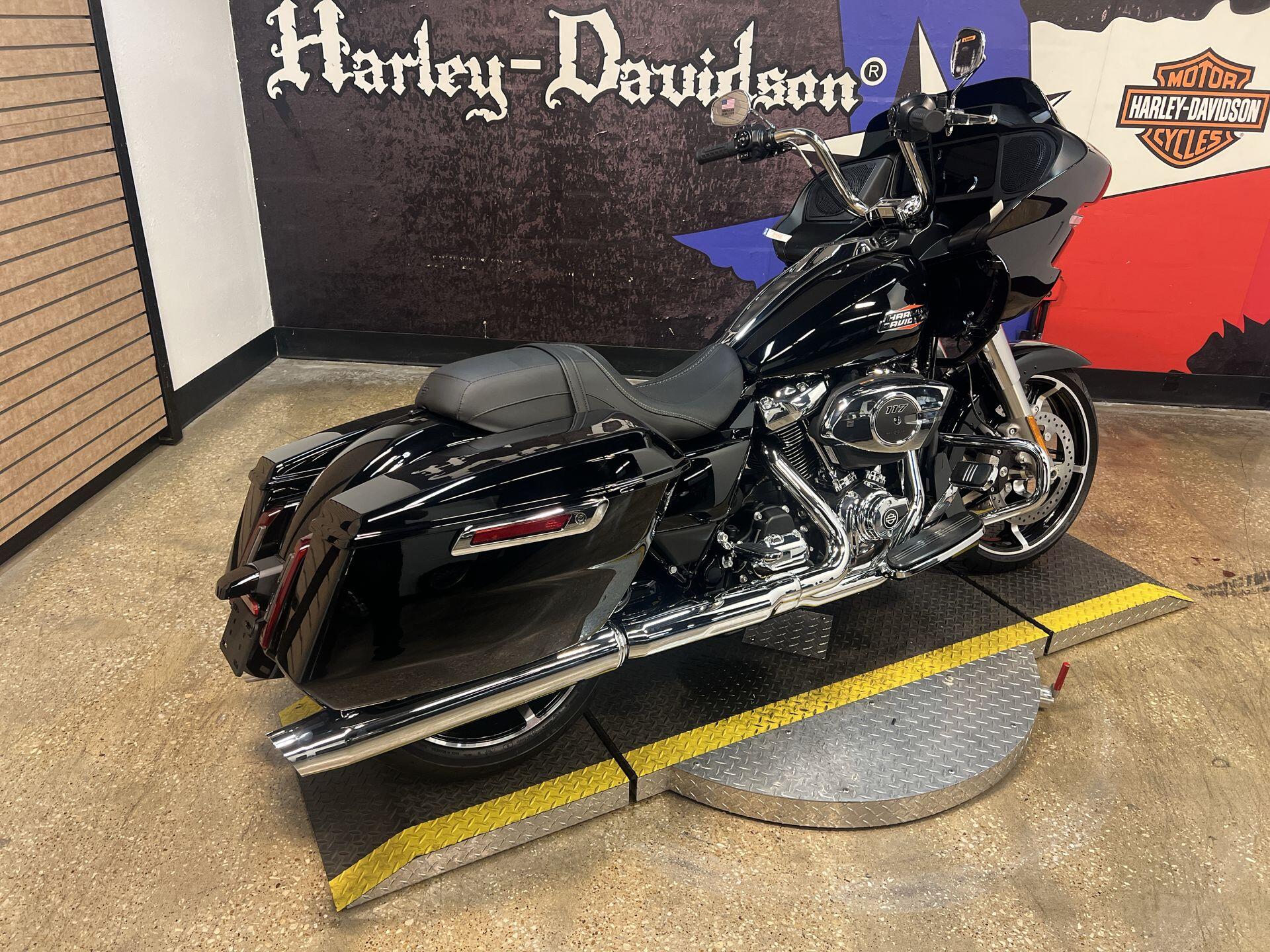 2026 Harley-Davidson® Road Glide® FLTRX, photo 9