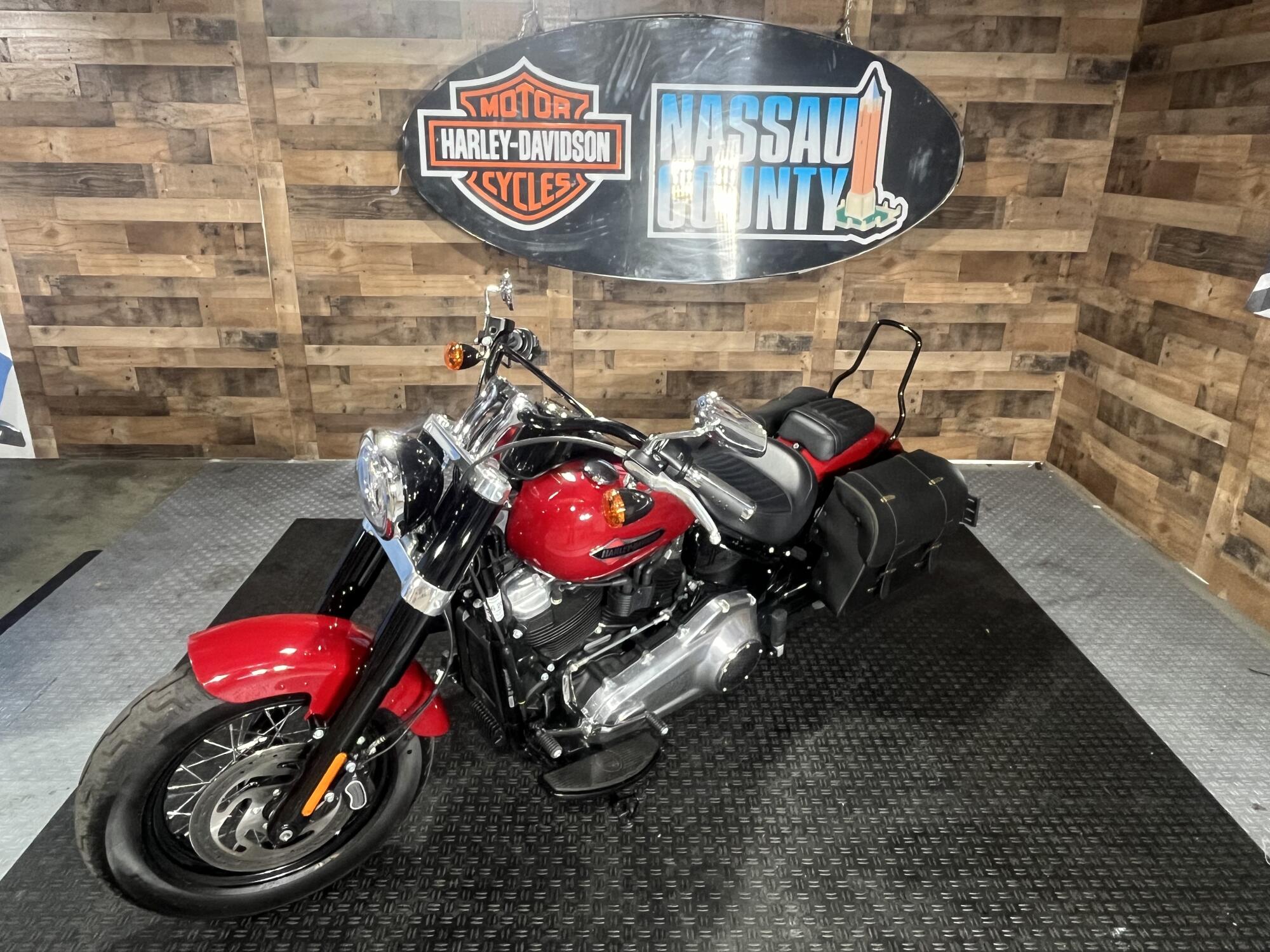 2021 Harley-Davidson® Softail Slim® Billiard Red, photo 4