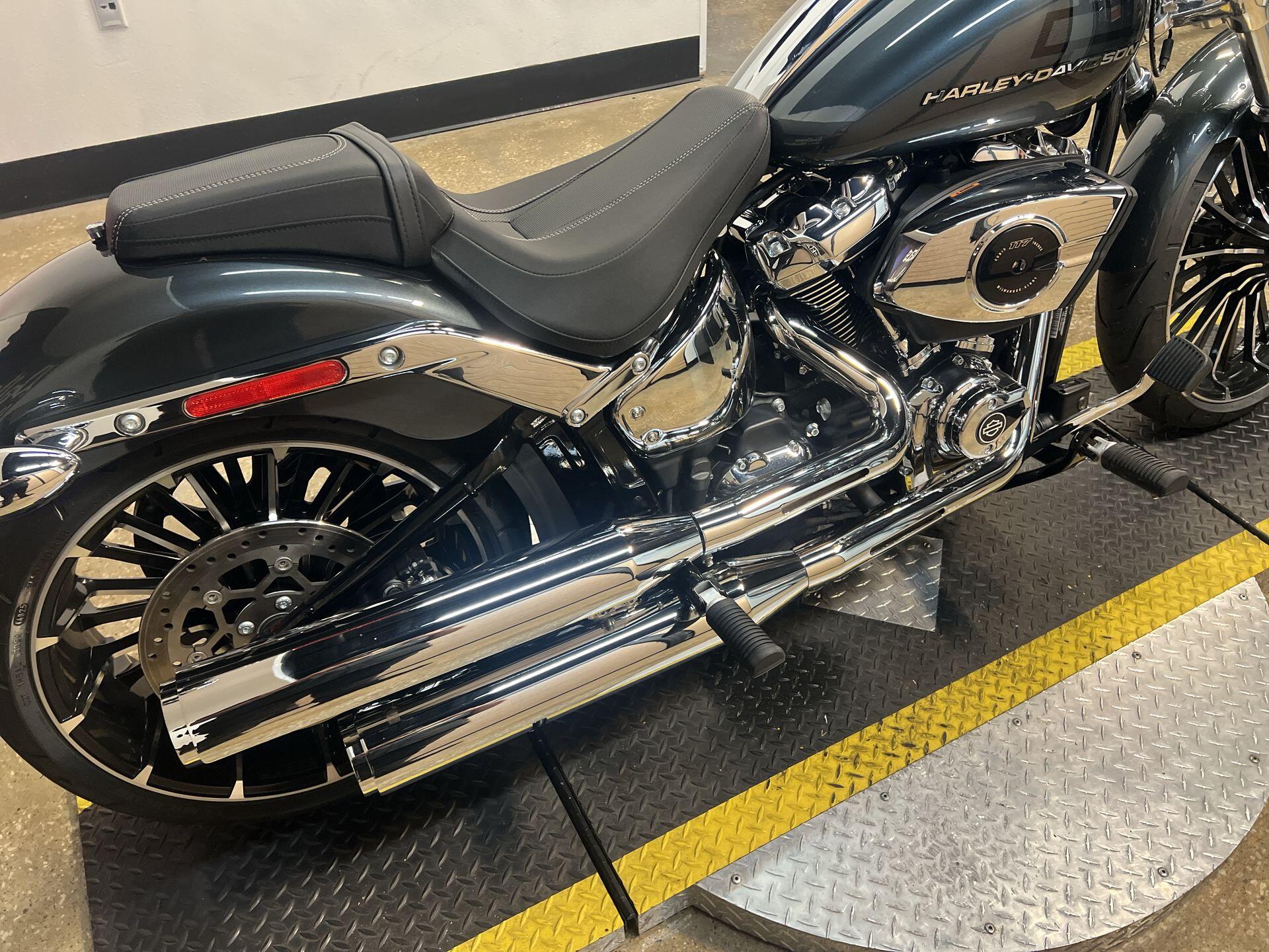 2026 Harley-Davidson® Breakout® FXBR, photo 18