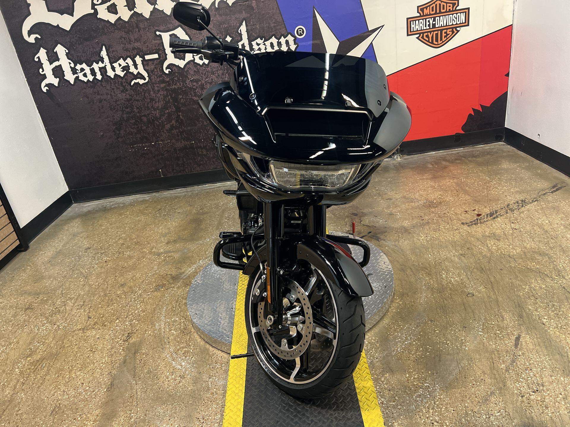 2026 Harley-Davidson® Road Glide® FLTRX, photo 6