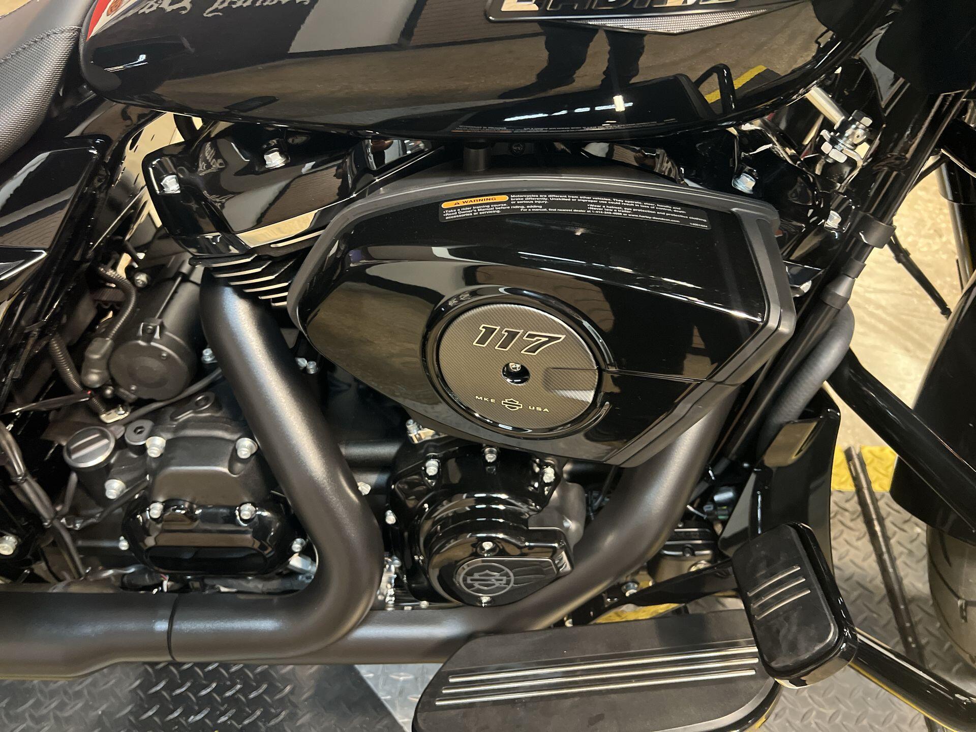 2026 Harley-Davidson® Road Glide® FLTRX, photo 13