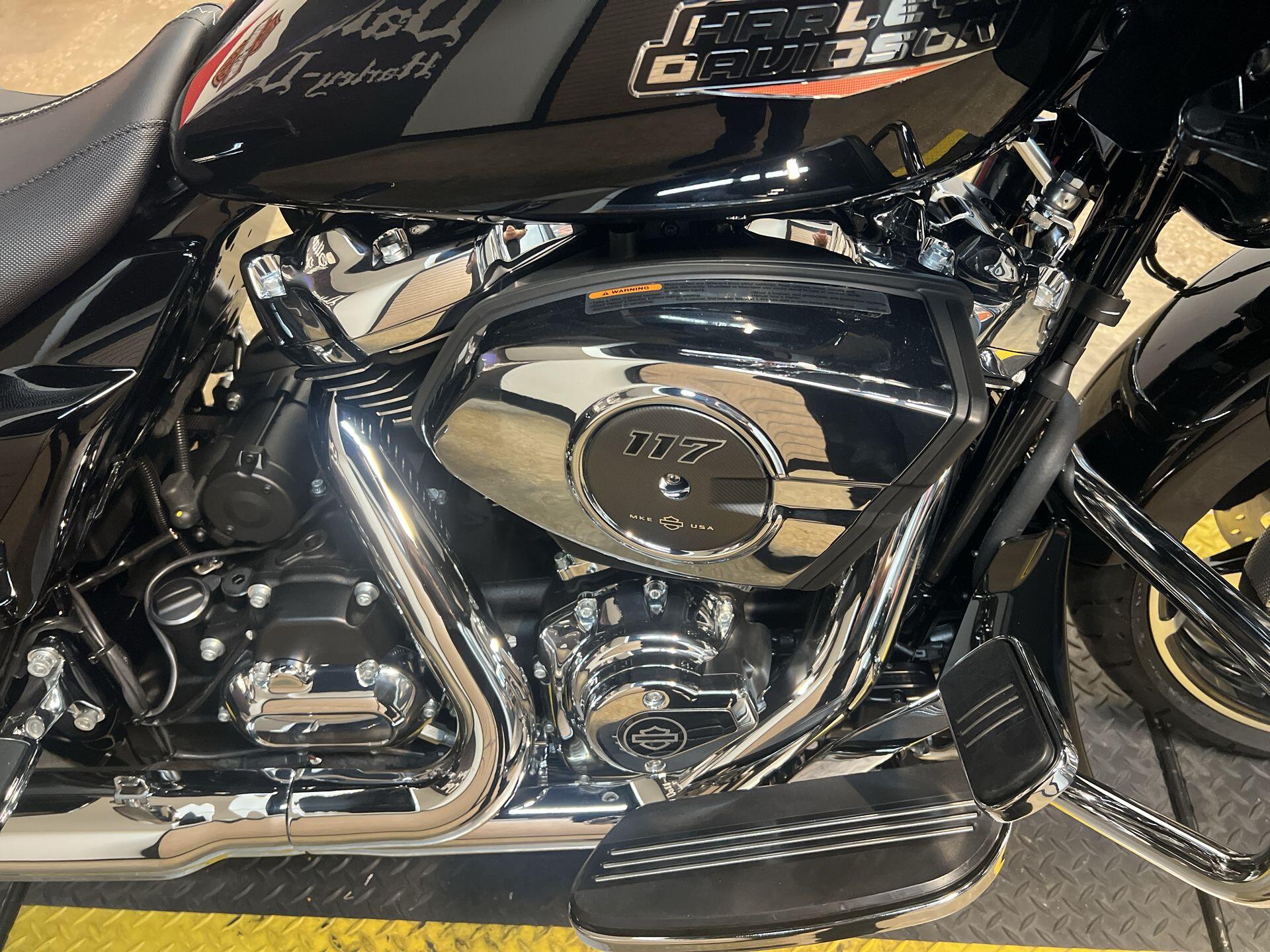 2026 Harley-Davidson® Road Glide® FLTRX, photo 13