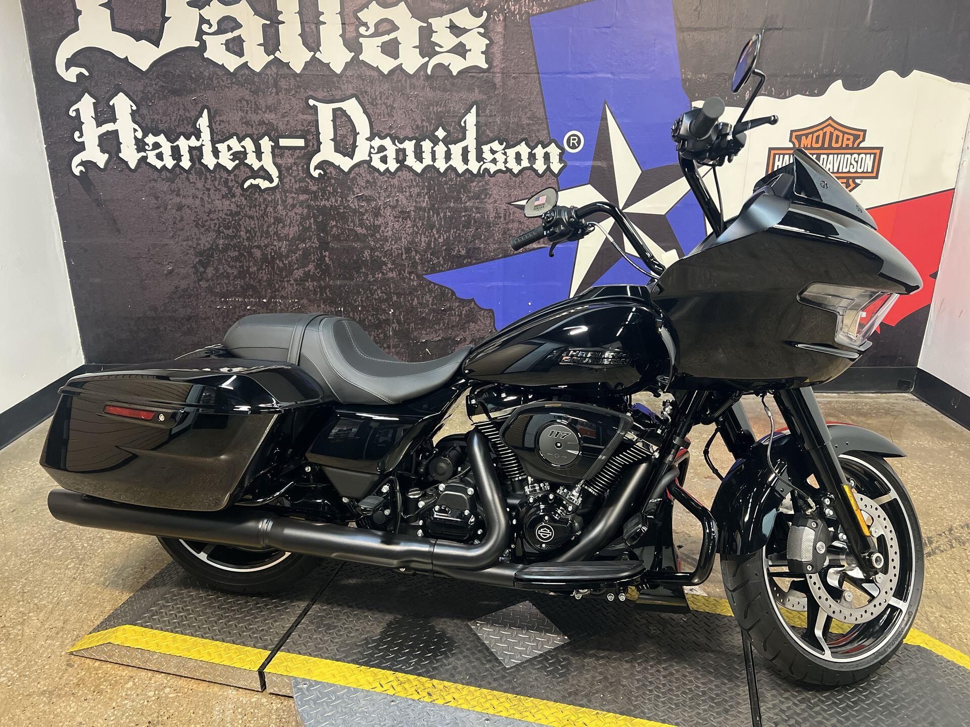 2026 Harley-Davidson® Road Glide® FLTRX, photo 8