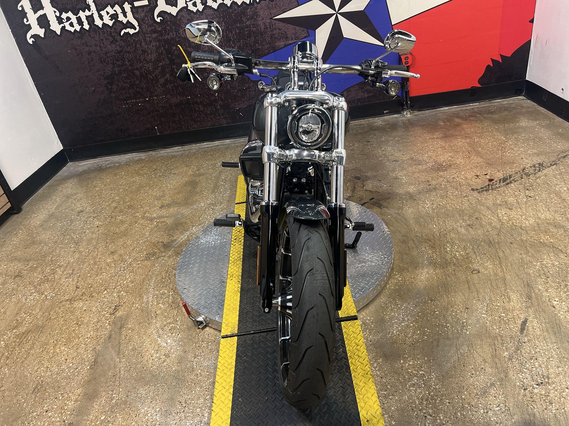 2026 Harley-Davidson® Breakout® FXBR, photo 6