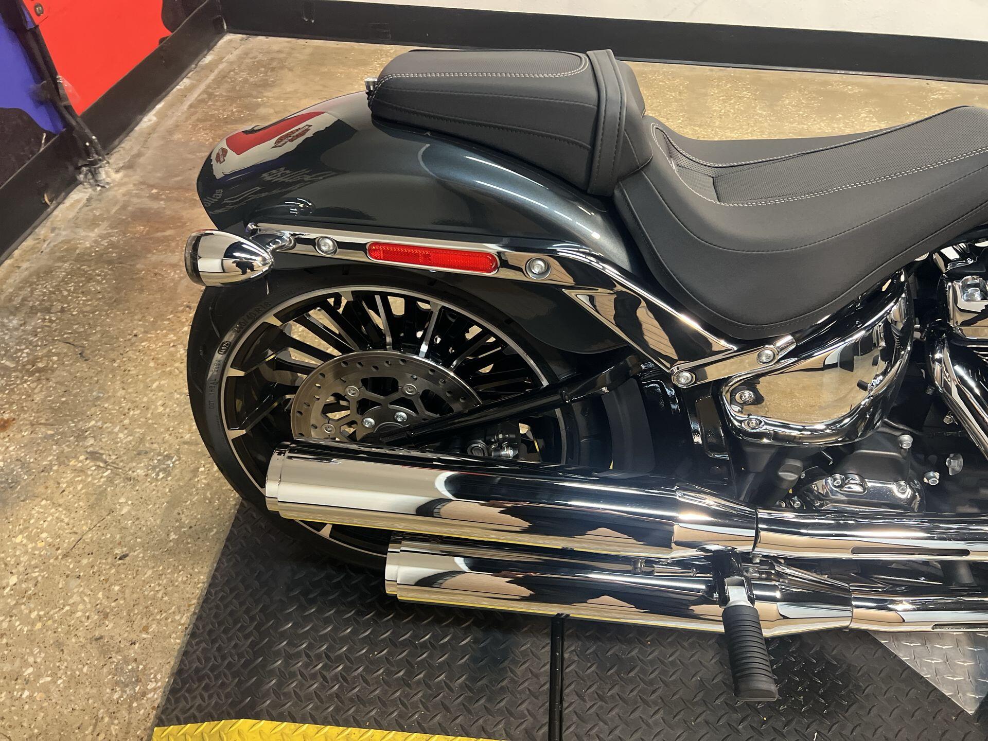 2026 Harley-Davidson® Breakout® FXBR, photo 17