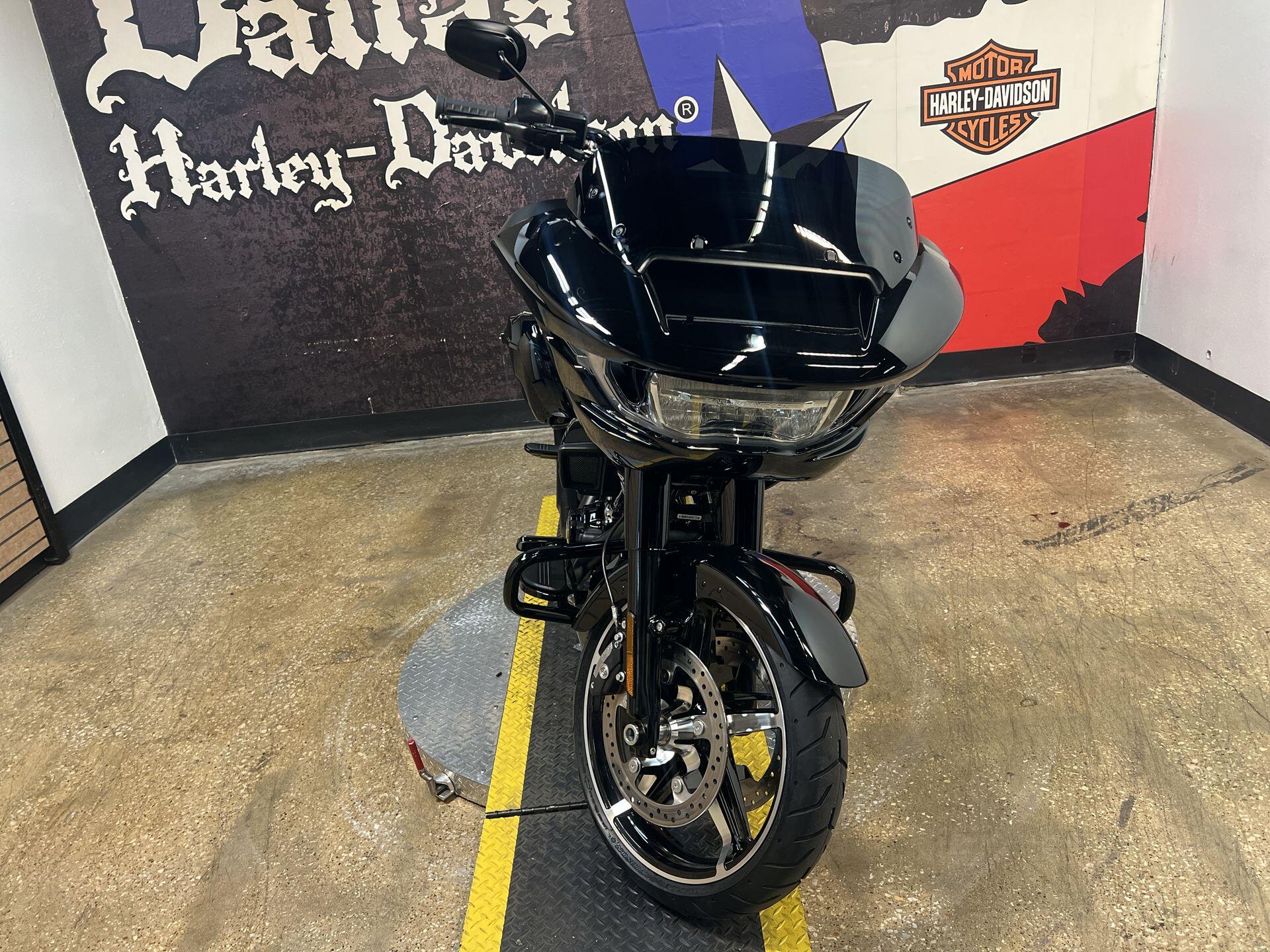 2026 Harley-Davidson® Road Glide® FLTRX, photo 6