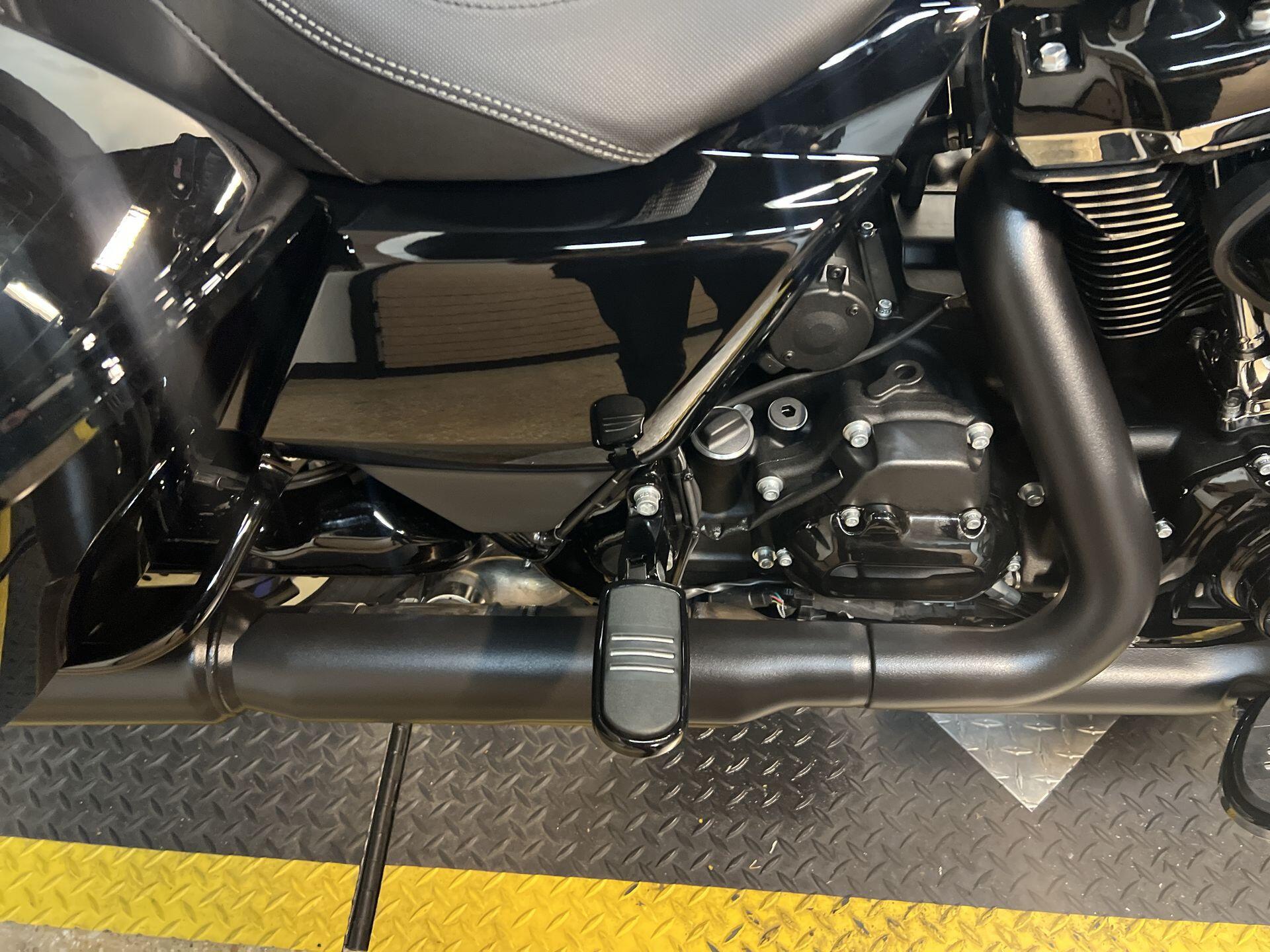 2026 Harley-Davidson® Road Glide® FLTRX, photo 16
