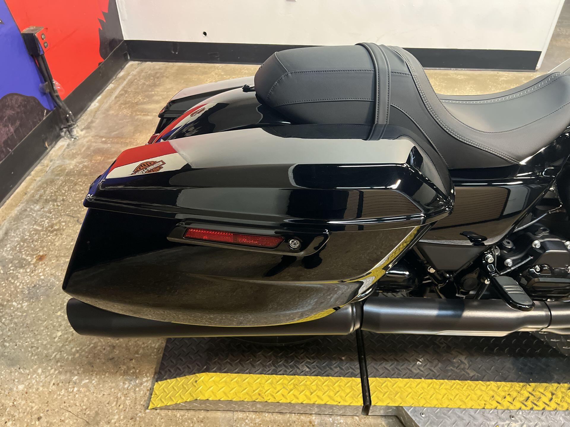 2026 Harley-Davidson® Road Glide® FLTRX, photo 17