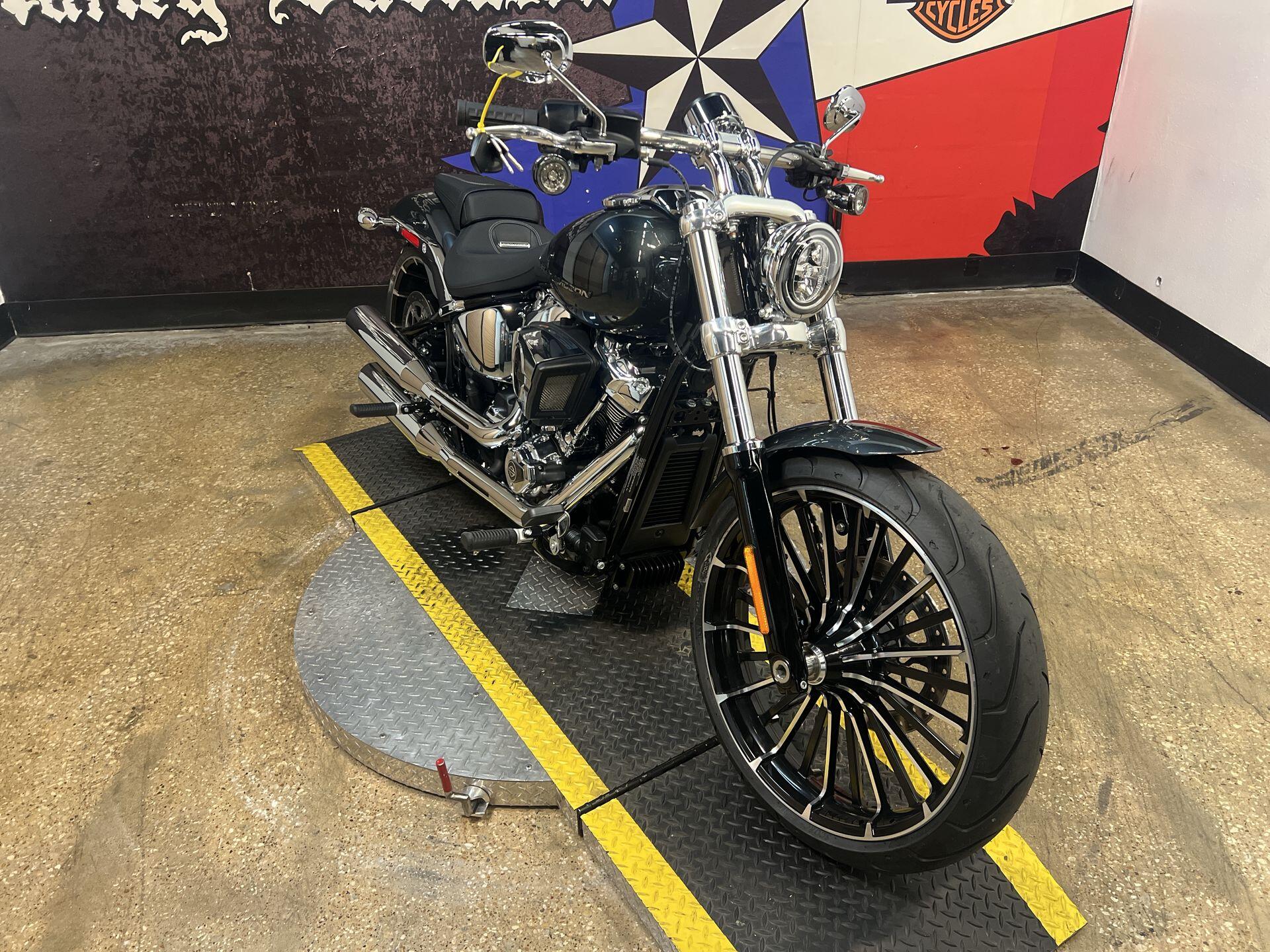 2026 Harley-Davidson® Breakout® FXBR, photo 7