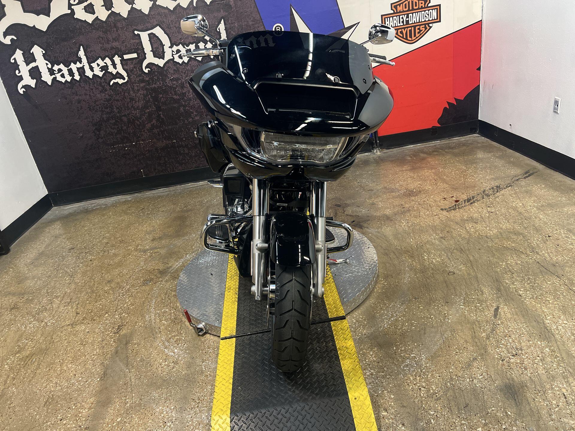 2026 Harley-Davidson® Road Glide® FLTRX, photo 6