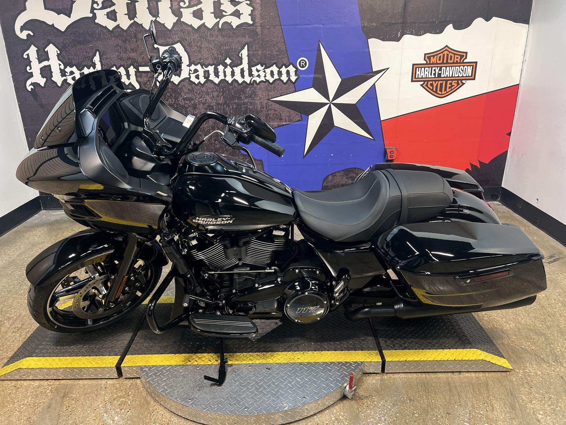 2026 Harley-Davidson® Road Glide® FLTRX, photo 4